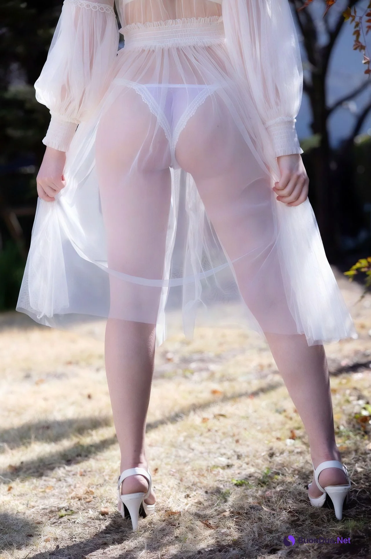 Michelle Megumi ミッシェル愛美, デジタル写真集 「恋が咲くとき」 Set.03 - Photo 14
