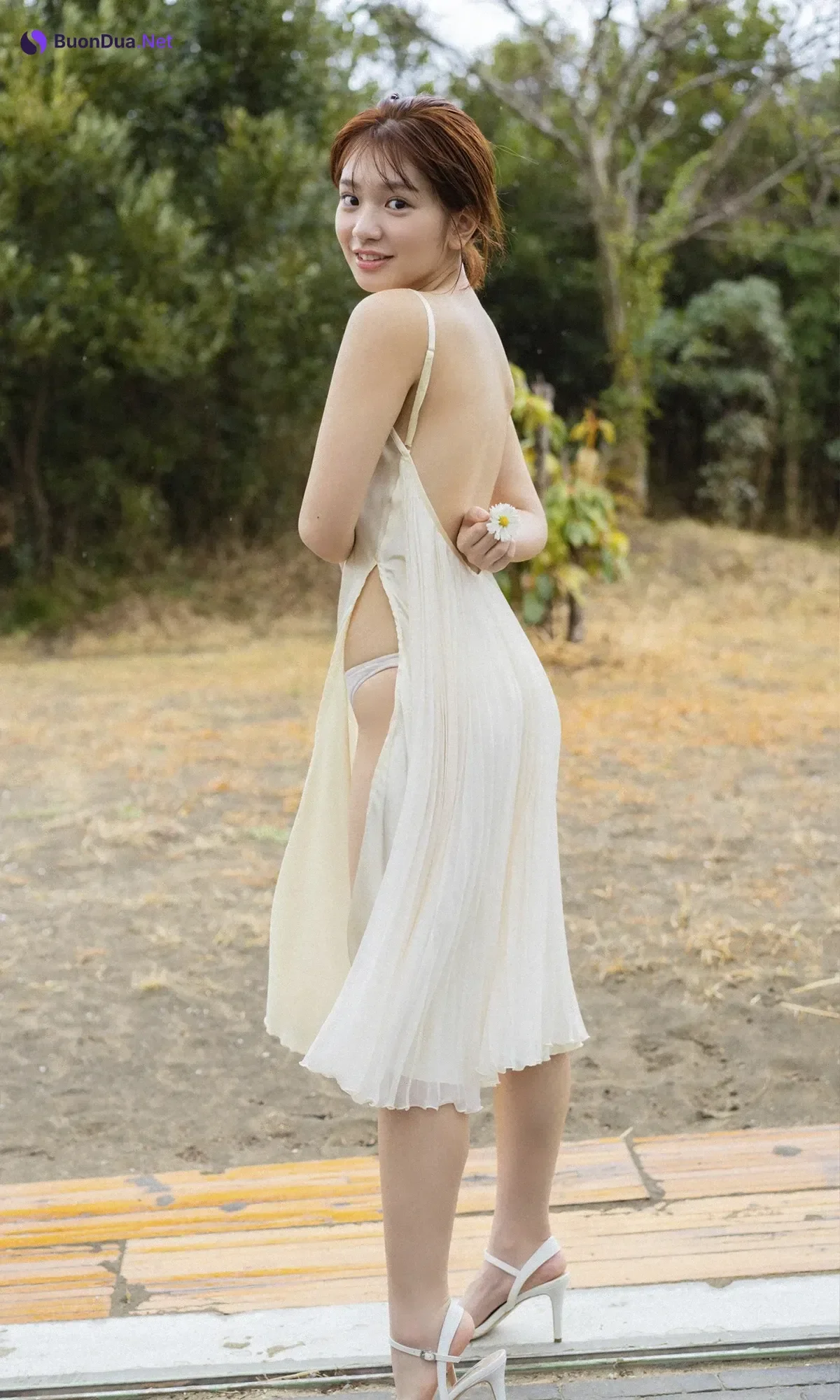 Midori Nagatsuki 長月翠 – 週プレ Photo Book 「NEXT DOOR」 - Photo 15
