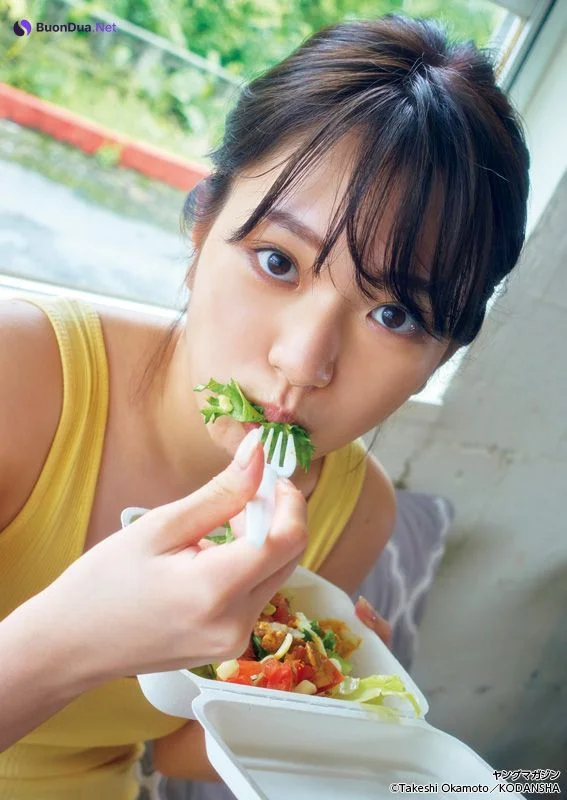 Midori Nagatsuki 長月翠, Young Magazine 2022 No.24 (ヤングマガジン 2022年24号) - Photo 12