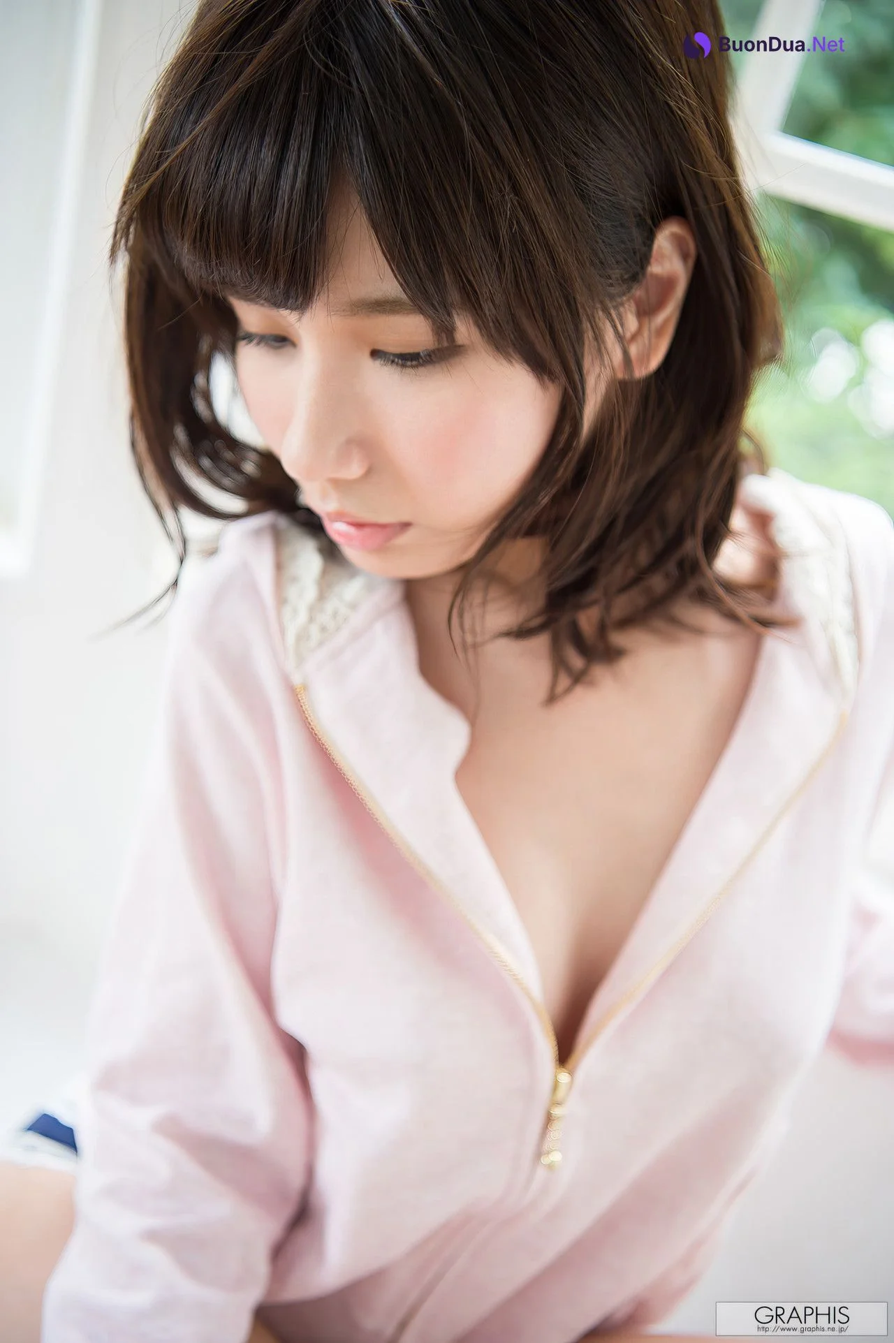 Mii Kurii 栗衣みい, [Graphis] First Gravure 初脫ぎ娘 Vol.02 - รูปภาพ 2