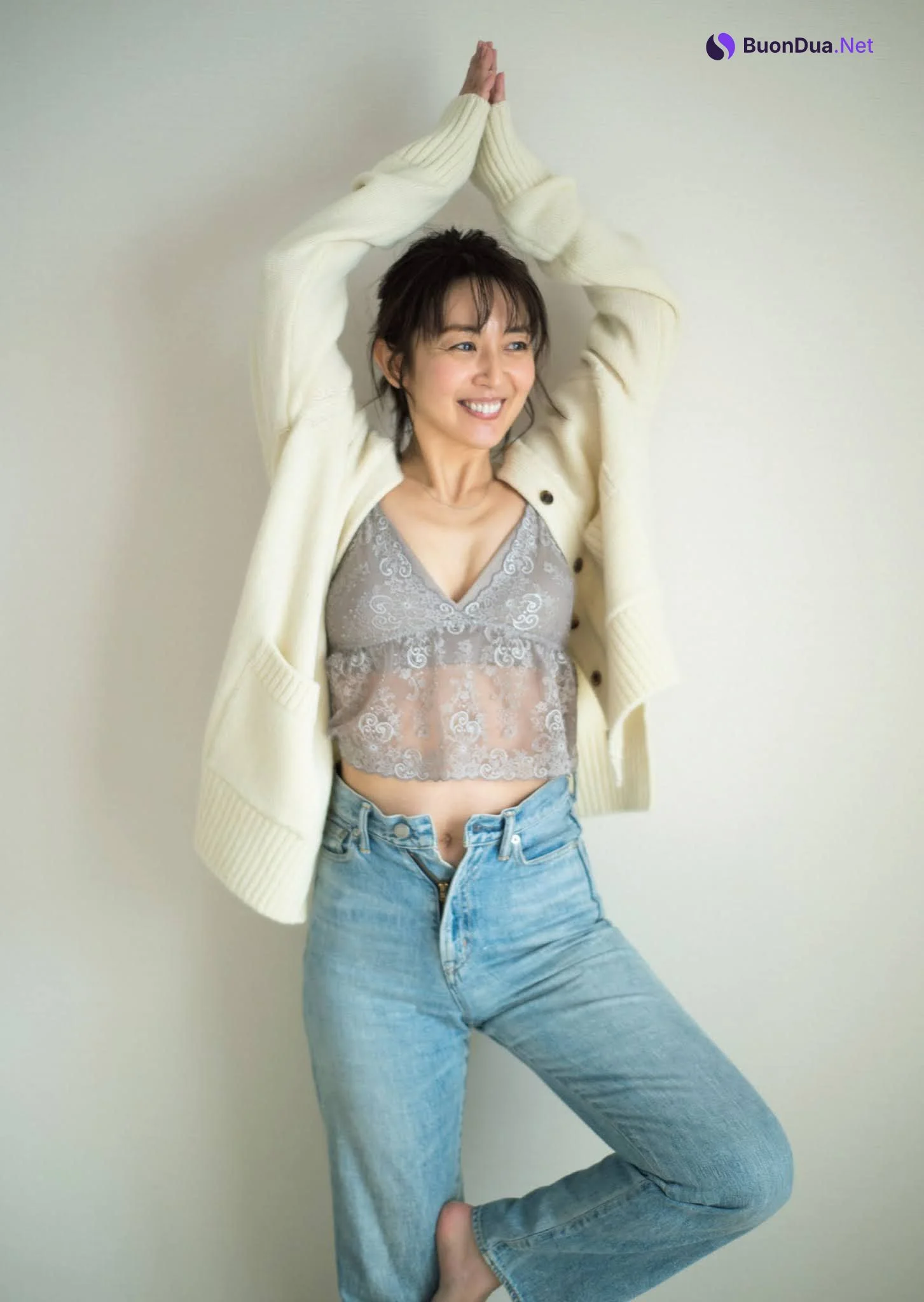 Miki Sakai 酒井美紀, Weekly Playboy 2021 No.08 (週刊プレイボーイ 2021年8号) - Photo 4