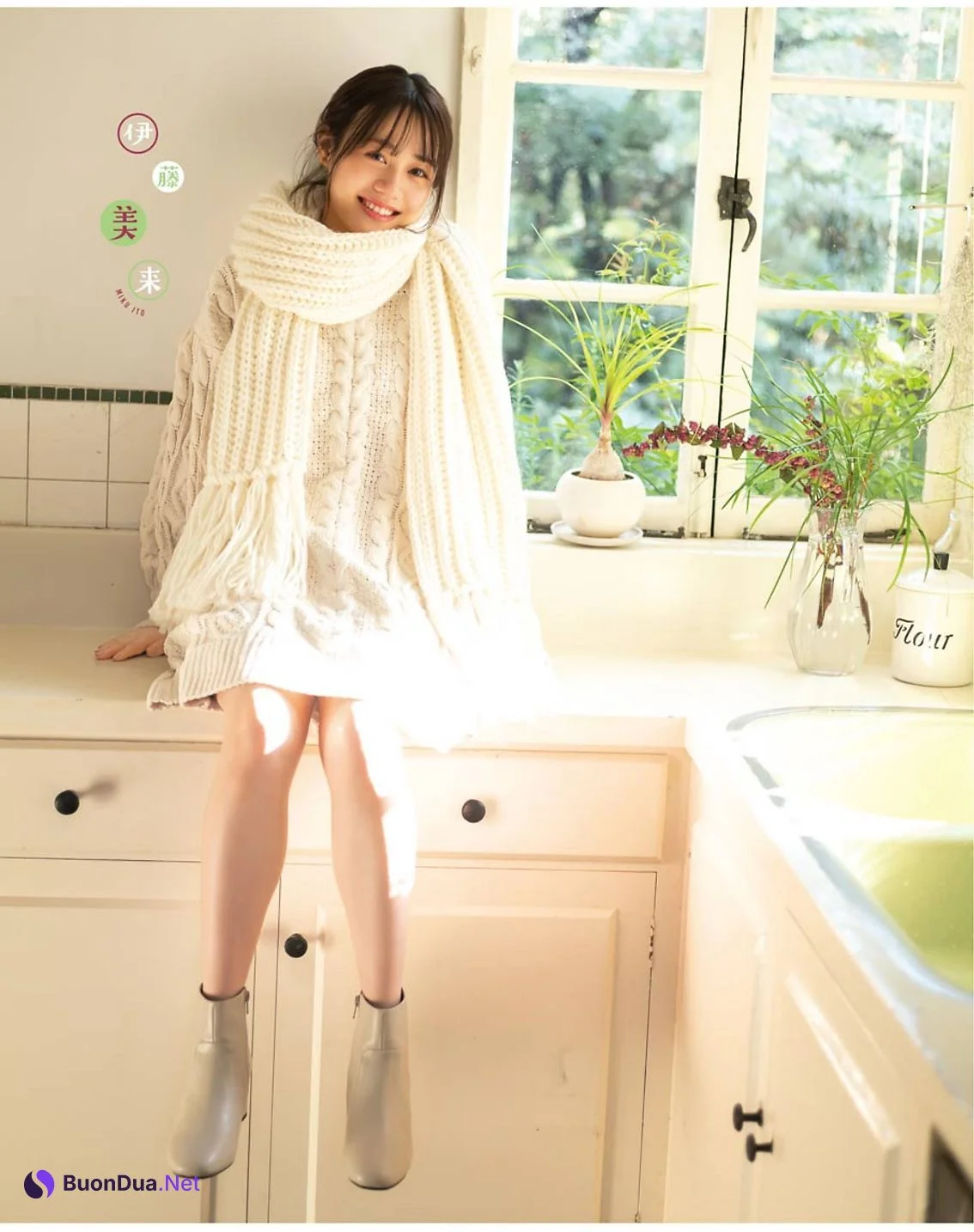 Miku Itou 伊藤美来, Young Gangan 2021 No.02 (ヤングガンガン 2021年2号) - Photo 3