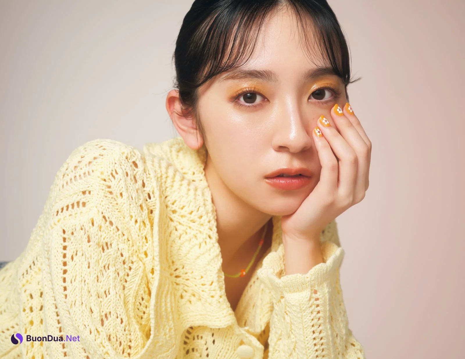 Miku Kanemura 金村美玖, Arisa Komiya 小宮有紗, BIS ビス Magazine 2022.05 - Photo 8