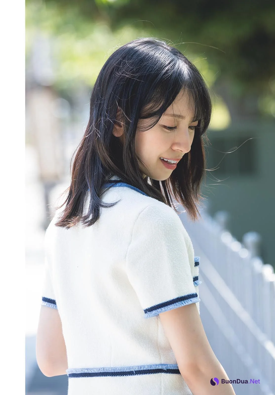 Miku Kanemura 金村美玖, Shonen Sunday 2024 No.45 (週刊少年サンデー 2024年45号) - Photo 9