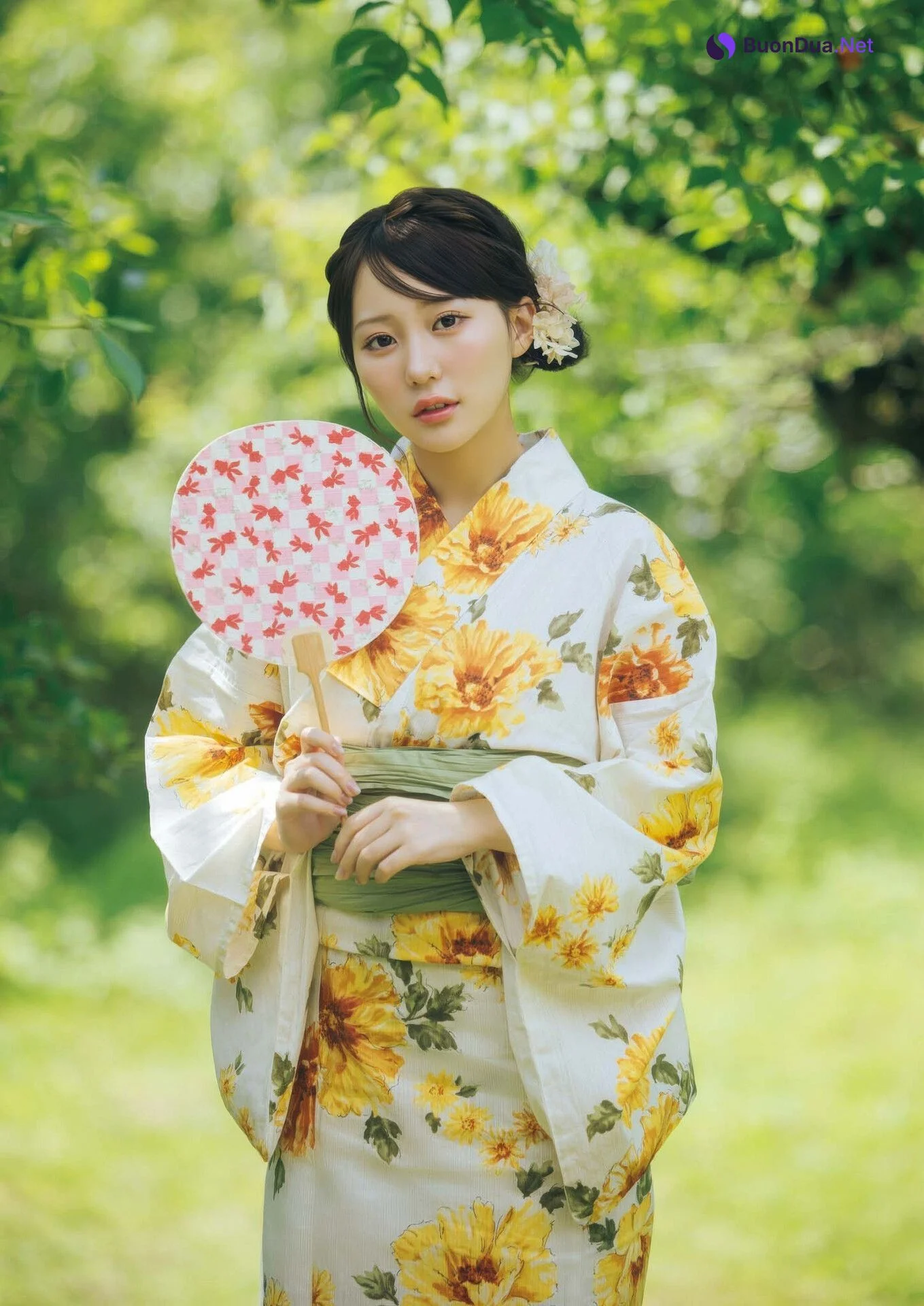 Miku Tanaka 田中美久, Big Comic Spirits 2025 No.41・42 (ビッグコミックスピリッツ 2025年41・42号) - Photo 14