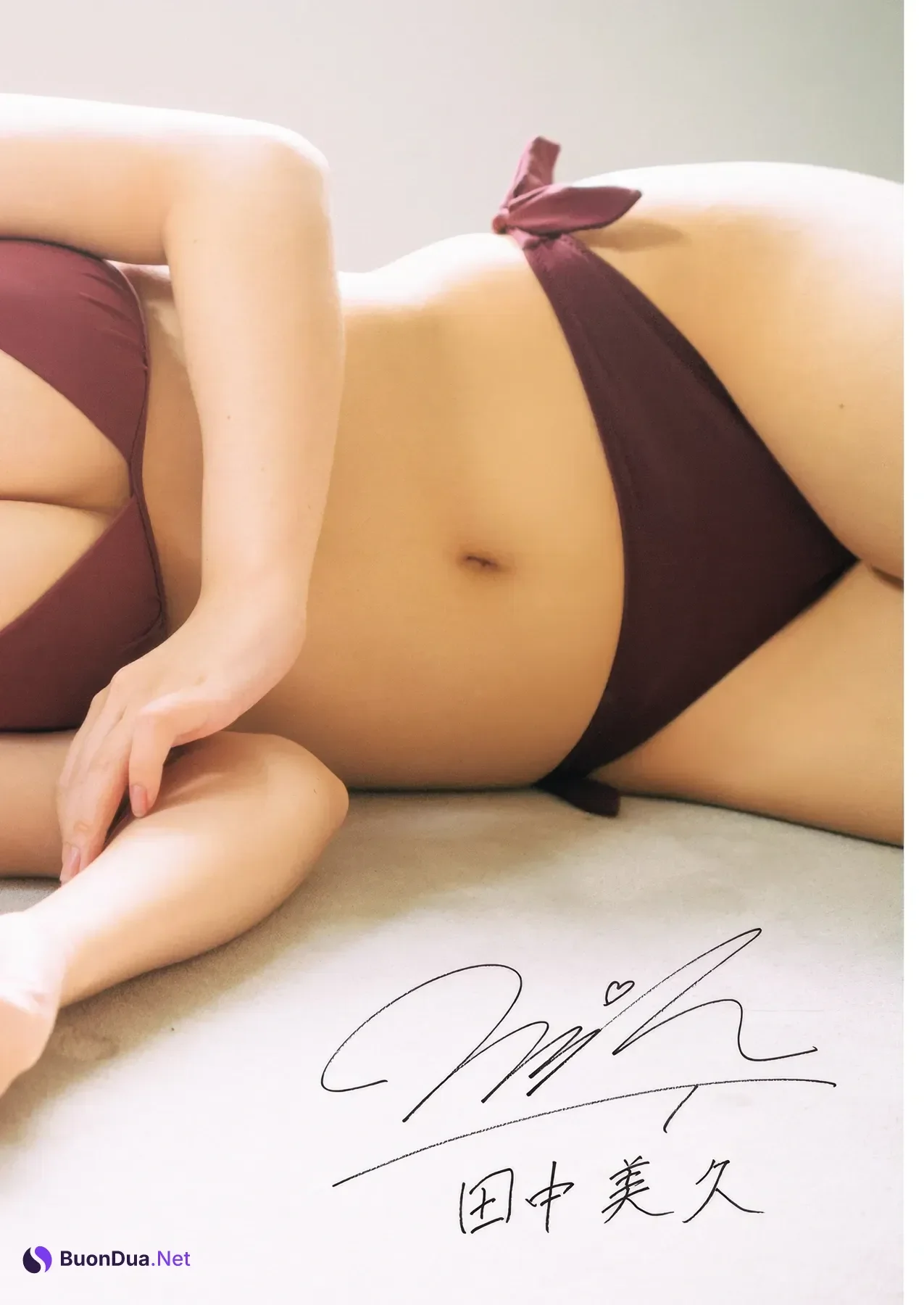 Miku Tanaka 田中美久, Manga Action 2025.10.21 (漫画アクション 2025年10月21日号) - Photo 6
