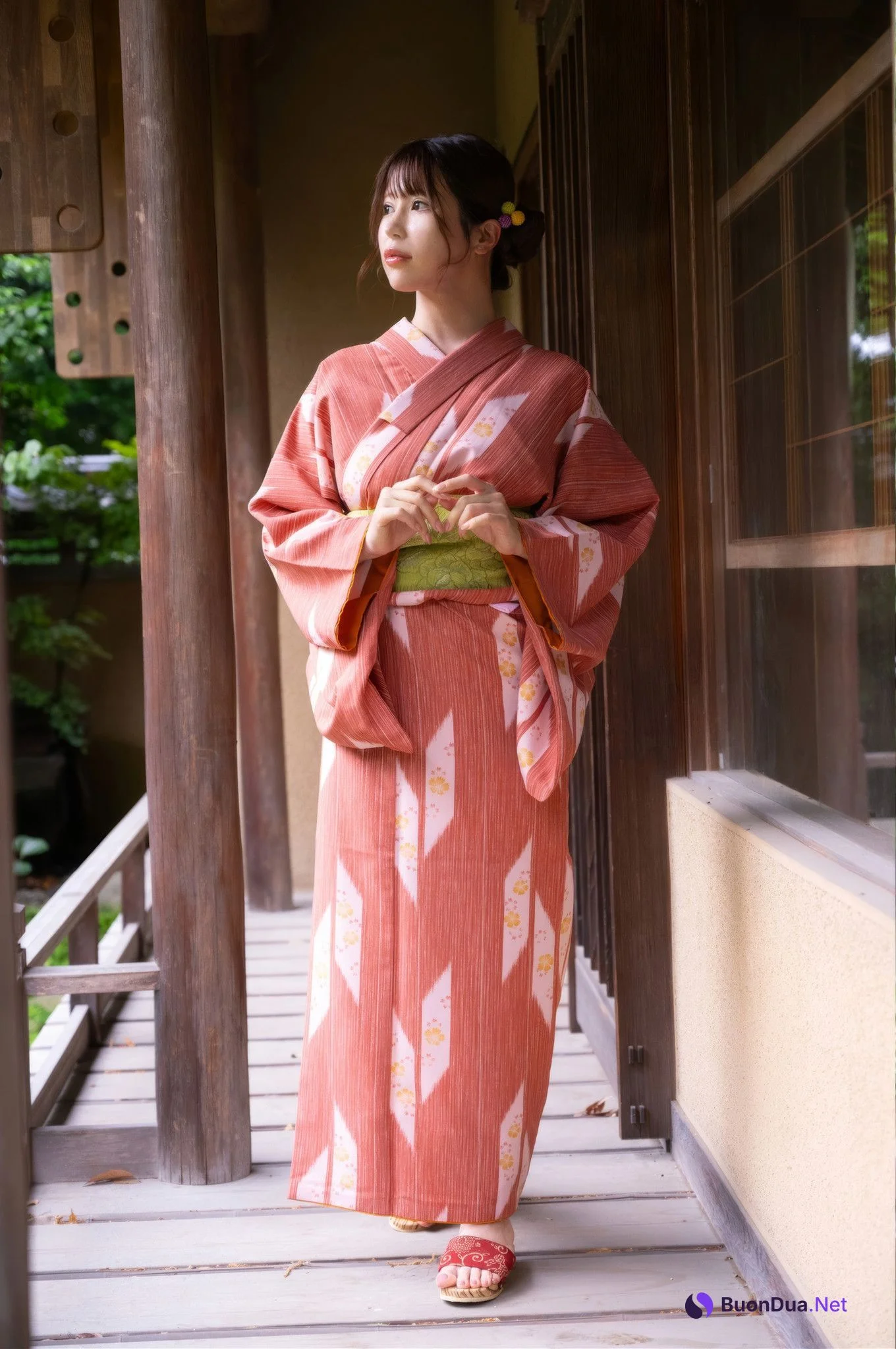 Mikuru Shiiba 有岡みう, 写真集 「木漏れ日の中で」 Set.01 - Photo 14