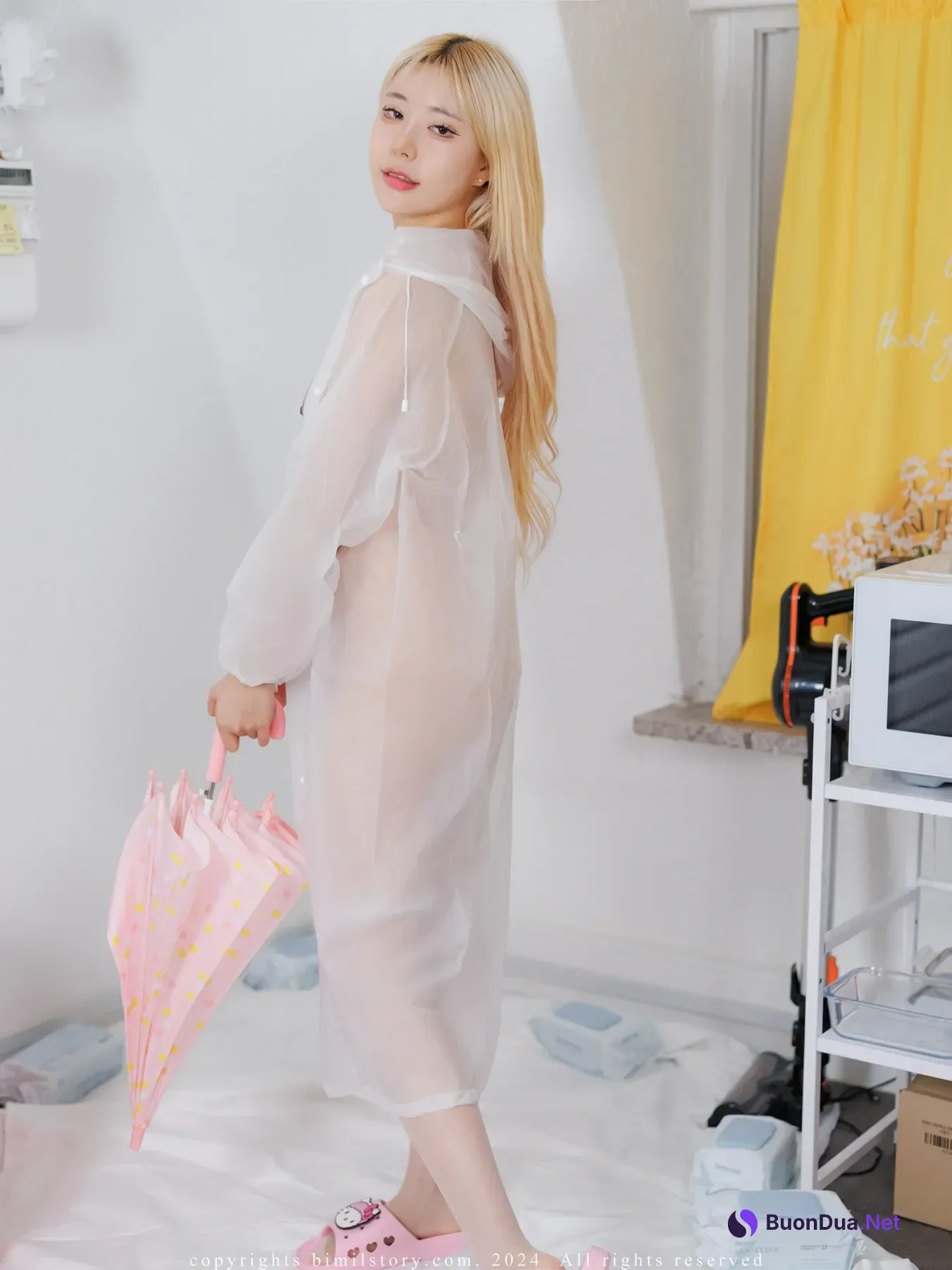 Min Harin 민하린, Bimilstory 「Raincoat Girl」 Set.01 - Photo 2