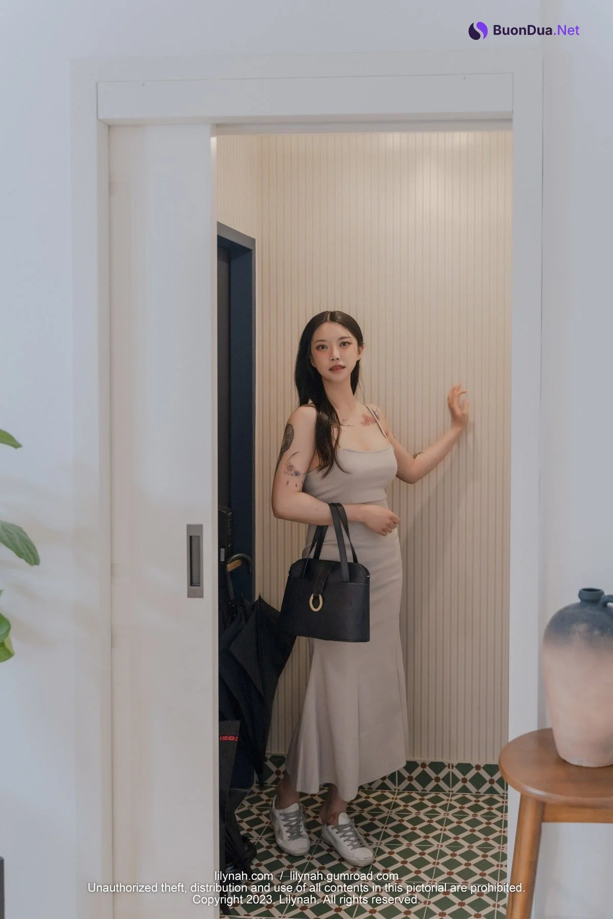 Mina 민아, [Lilynah] LW082 Marriged Woman Next Door - Photo 2