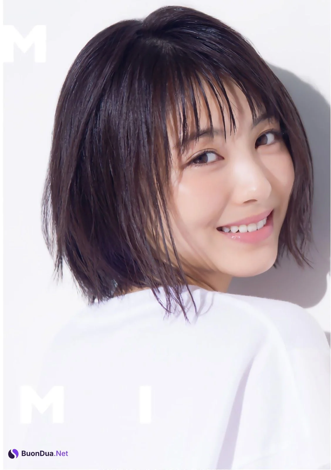 Minami Hamabe 浜辺美波, Shonen Magazine 2019 No.34 (少年マガジン 2019年34号) - Photo 3