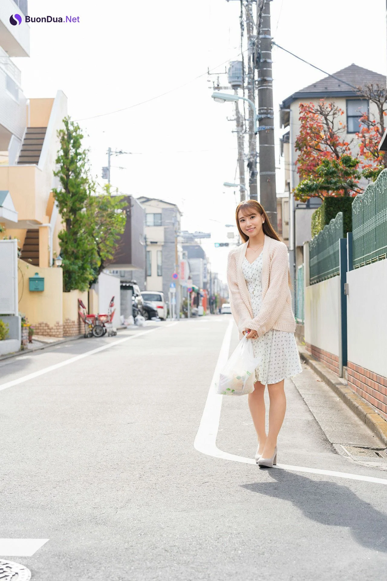Minami Hatsukawa 初川みなみ, FLASHデジタル写真集R はっつが妻になりまして Set.01 - Photo 2