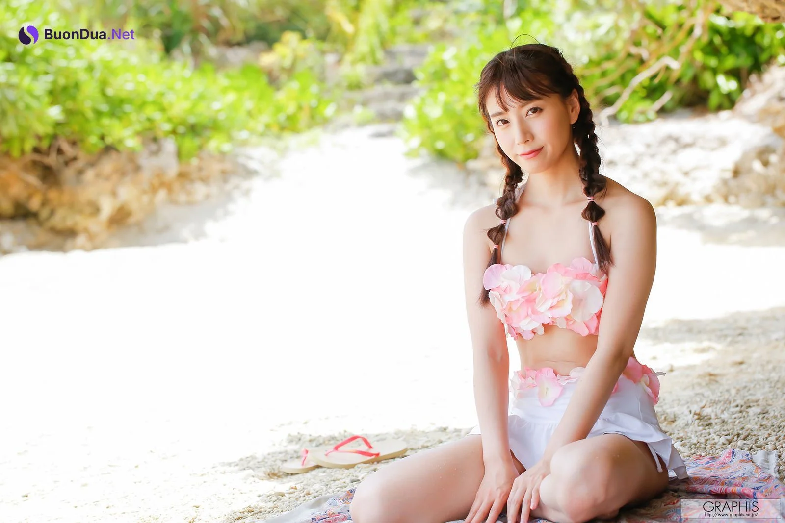 Minami Hatsukawa 初川みなみ, [Graphis] Calender 每日一枚 2022.06 - Photo 14