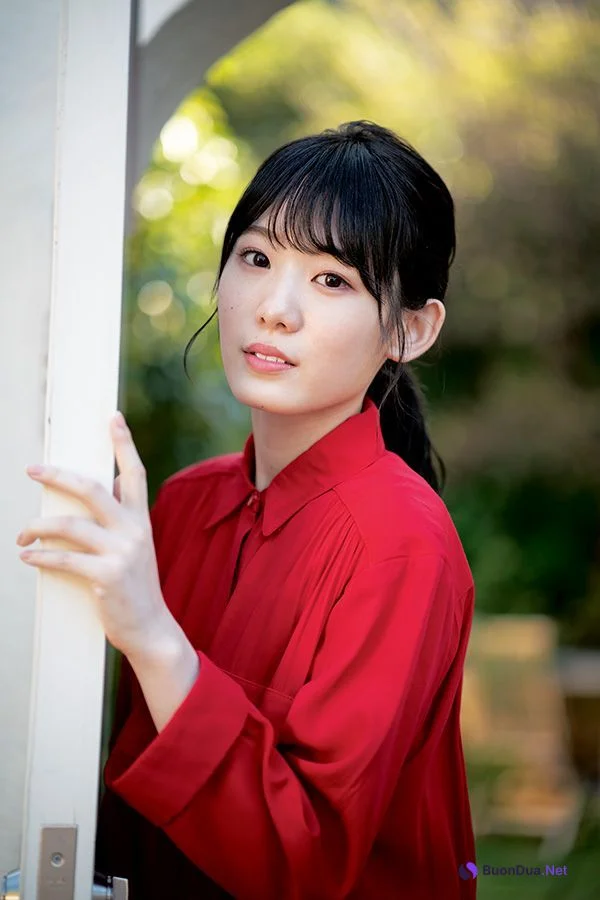 Minami Koike 小池美波, Rika Ozeki 尾関梨香, Young Gangan 2020 No.01 (ヤングガンガン 2020年1号) - Photo 7