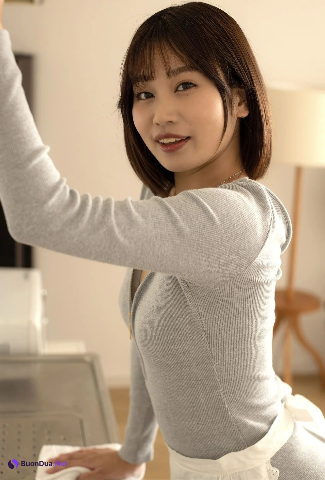 Minami Maeda 前田美波, 写真集 「まだお昼だね…解禁お宝プレミアム」 - Photo 8