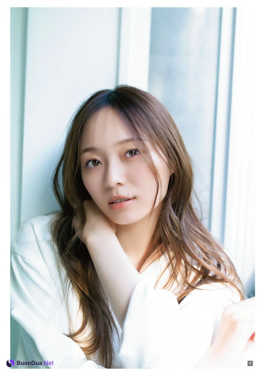 Minami Umezawa 梅澤美波, Shonen Magazine 2023 No.44 (週刊少年マガジン 2023年44号) - Photo 5