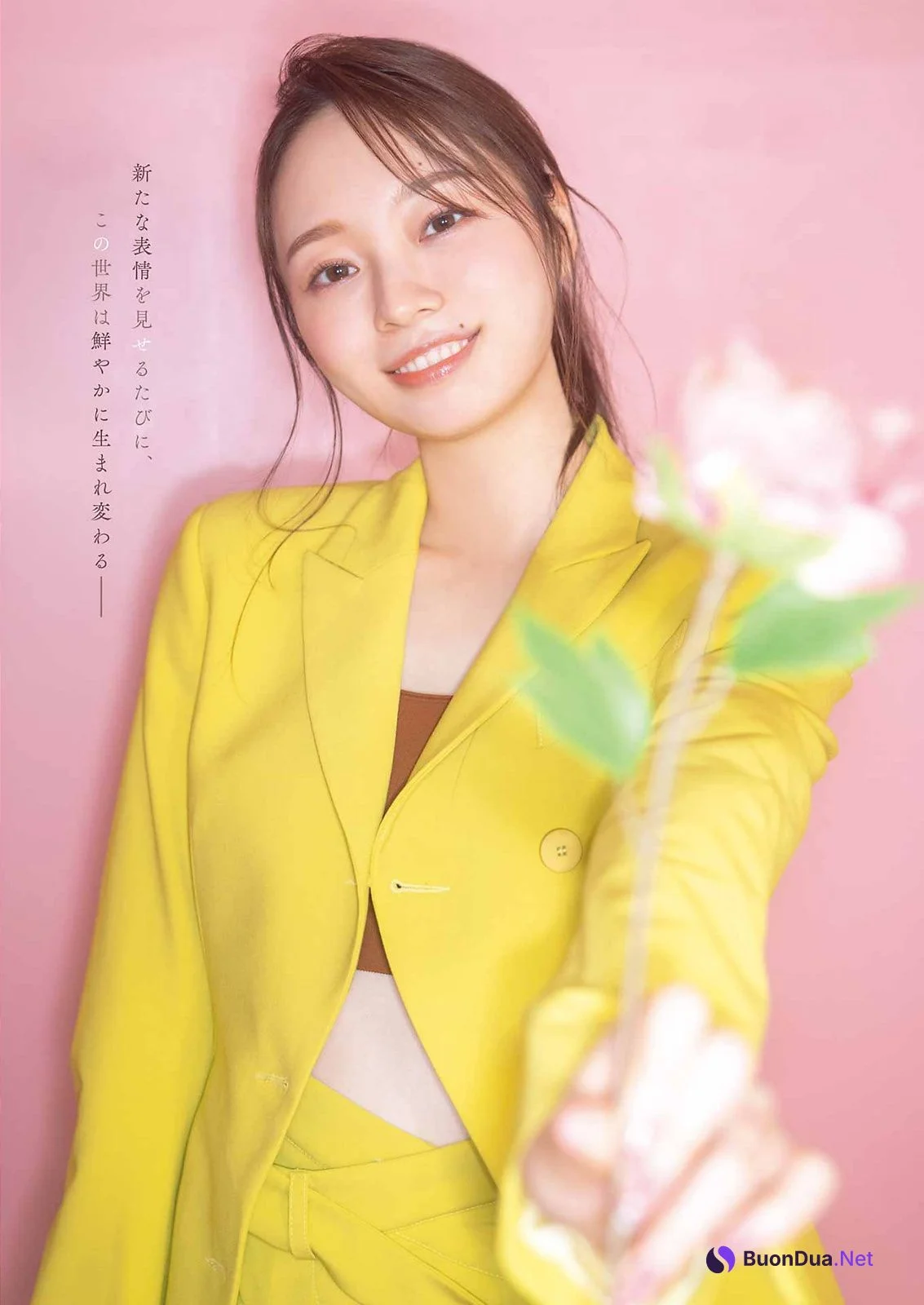 Minami Umezawa 梅澤美波, Young Gangan 2022 No.18 (ヤングガンガン 2022年18号) - 사진 9