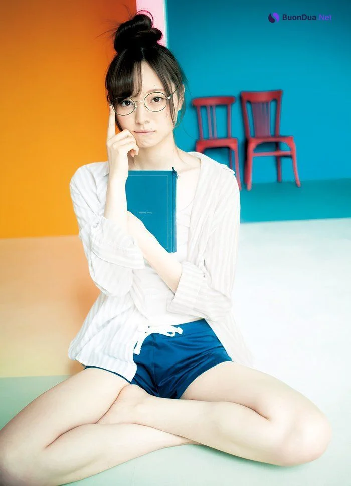 Minami Umezawa 梅澤美波, Young Jump 2019 No.21-22 (ヤングジャンプ 2019年21-22号) - Photo 7