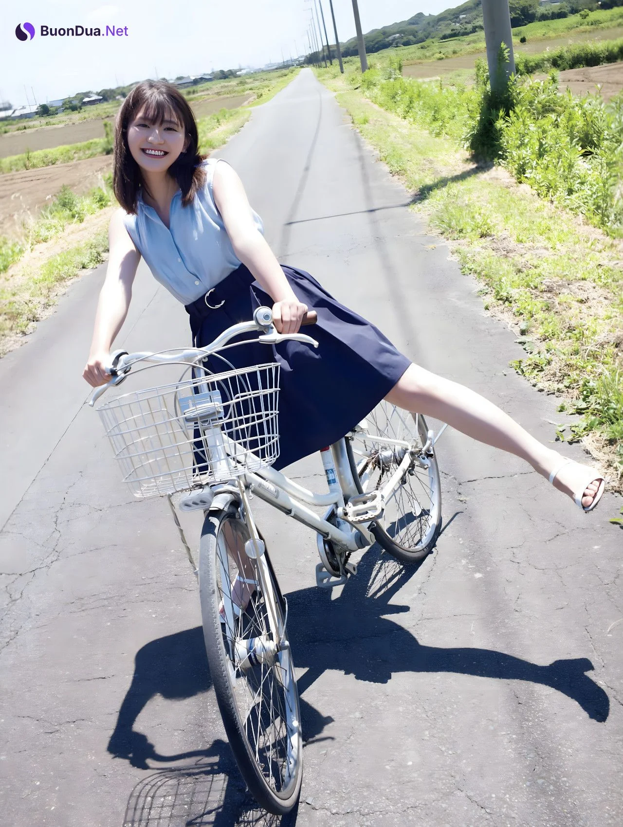 Minami Yamada 山田南実, FRIDAY GOLD フライデー別冊 ゴールド 2022年1月5日増刊号 - Photo 3