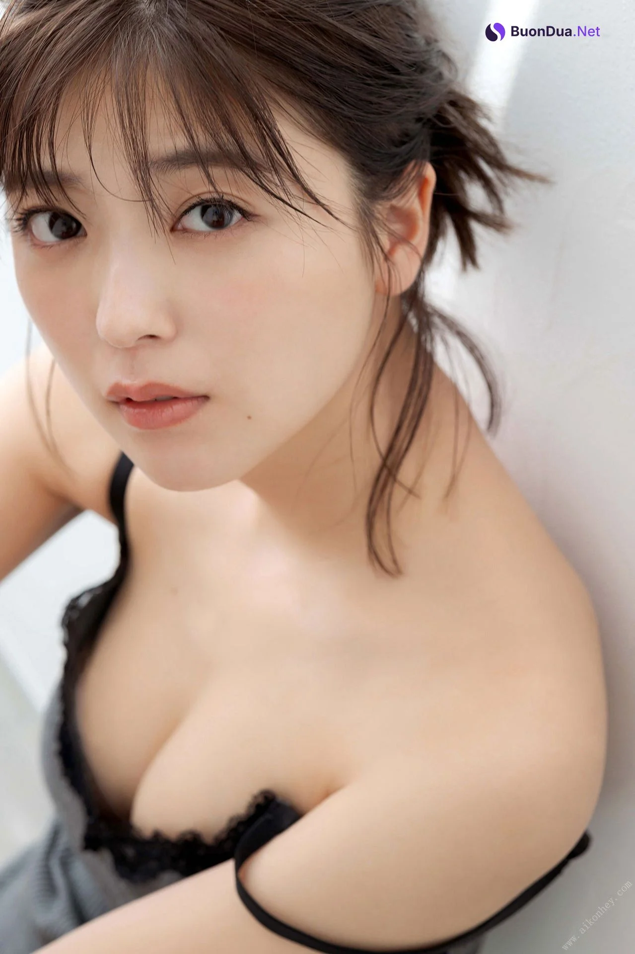 Mio Kudo 工藤美桜, ＦＲＩＤＡＹデジタル写真集 「輝きながら……」 Set.02 - 사진 4