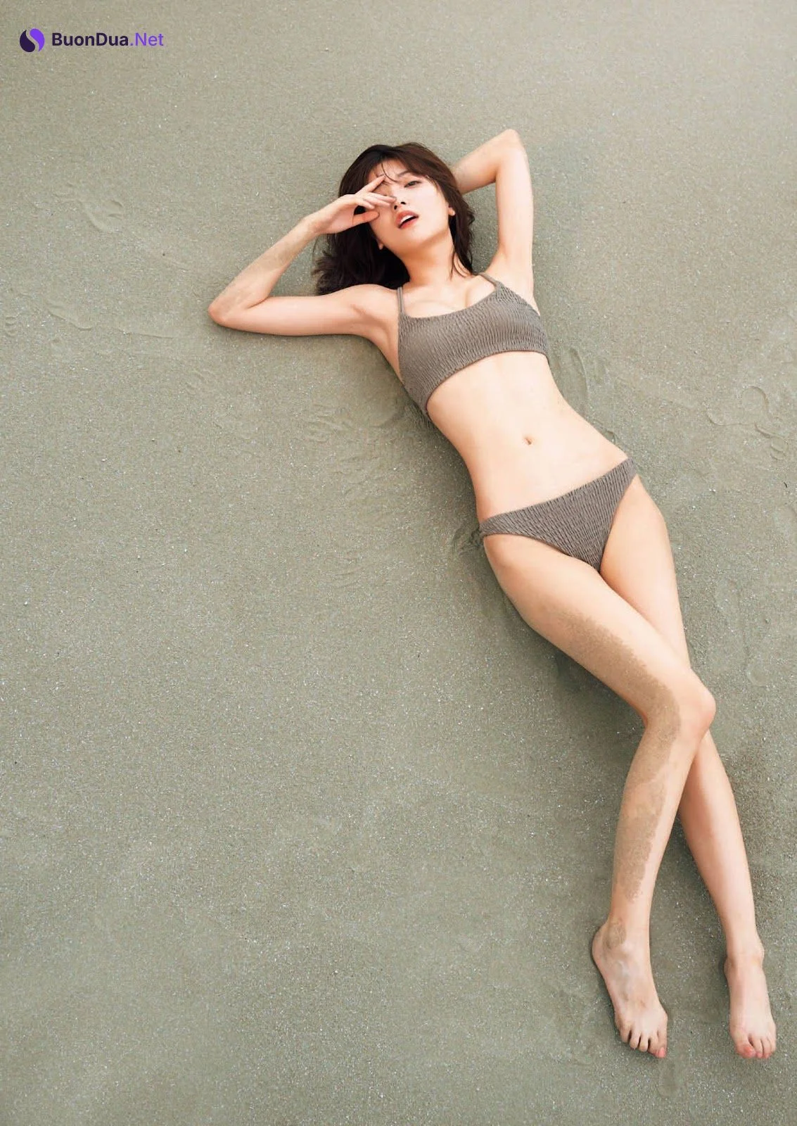 Mio Kudo 工藤美桜, Shukan Bunshun 2021.08.05 (週刊文春 2021年8月5日号) - Photo 4