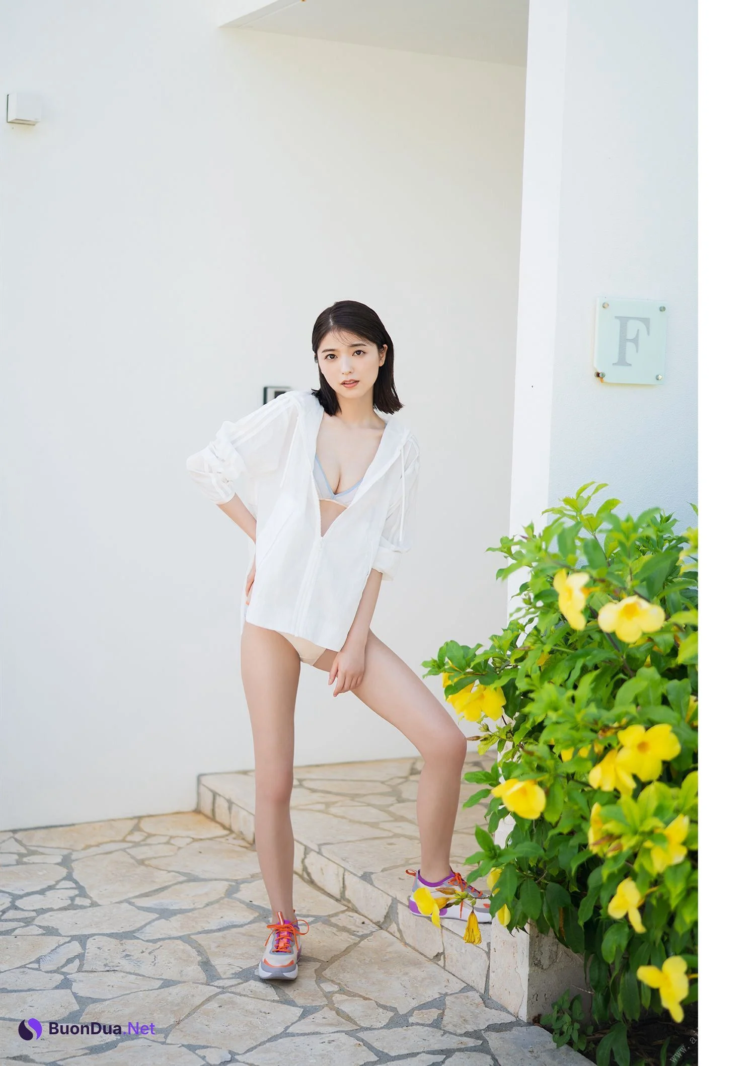 Mio Kudo 工藤美桜, デジタル限定 YJ Photo Book 「不思議」 Set.01 - Photo 7