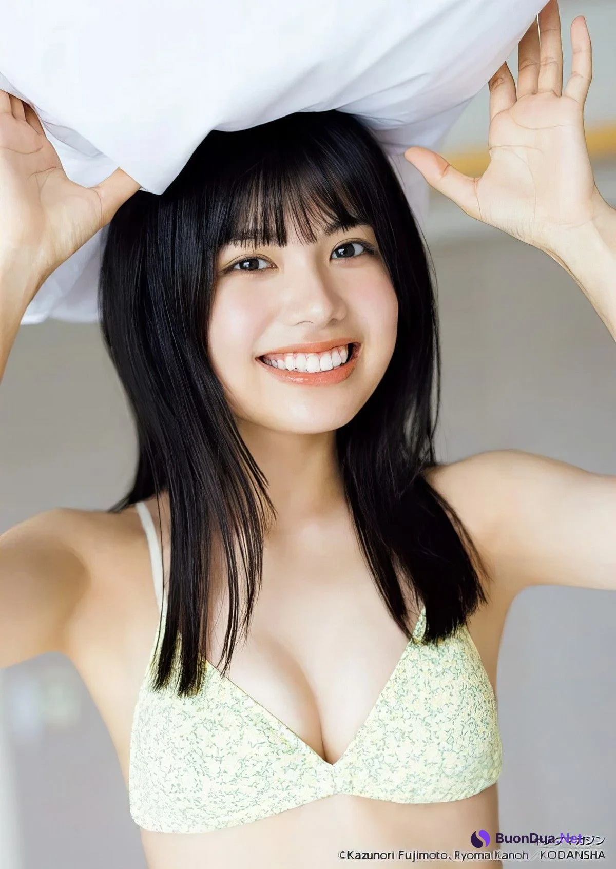 Mio Matsuda 松田実桜, Nozomi Nishio 西尾希美, Young Magazine Gekkan 2024 No.05 (月刊ヤングマガジン 2024年5号) - Photo 10