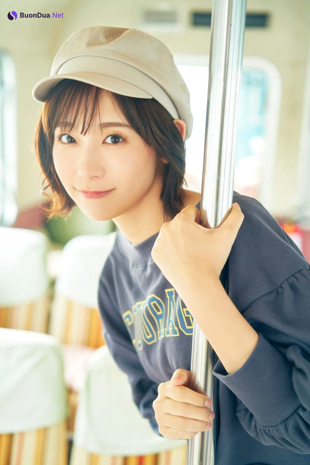 Mio Minato 水湊みお, Young Gangan 2021 No.11 (ヤングガンガン 2021年11号) - Photo 11