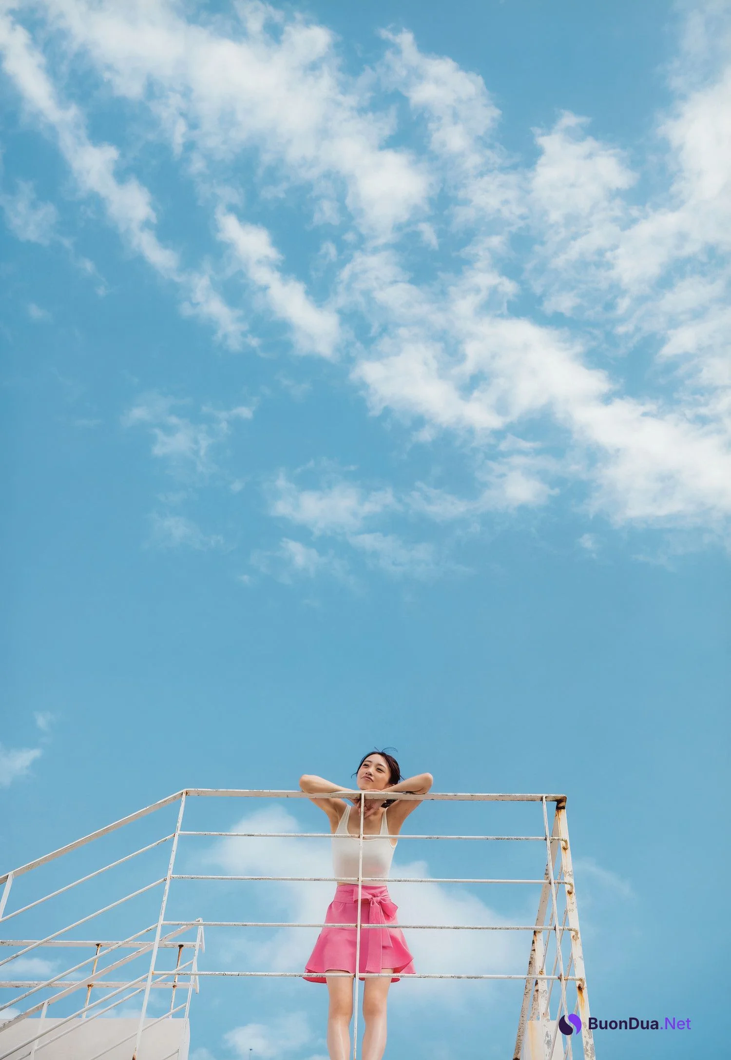 Mion Mukaichi 向井地美音, ファースト写真集 『 胸騒ぎの正体 』 Set.02 - Photo 6