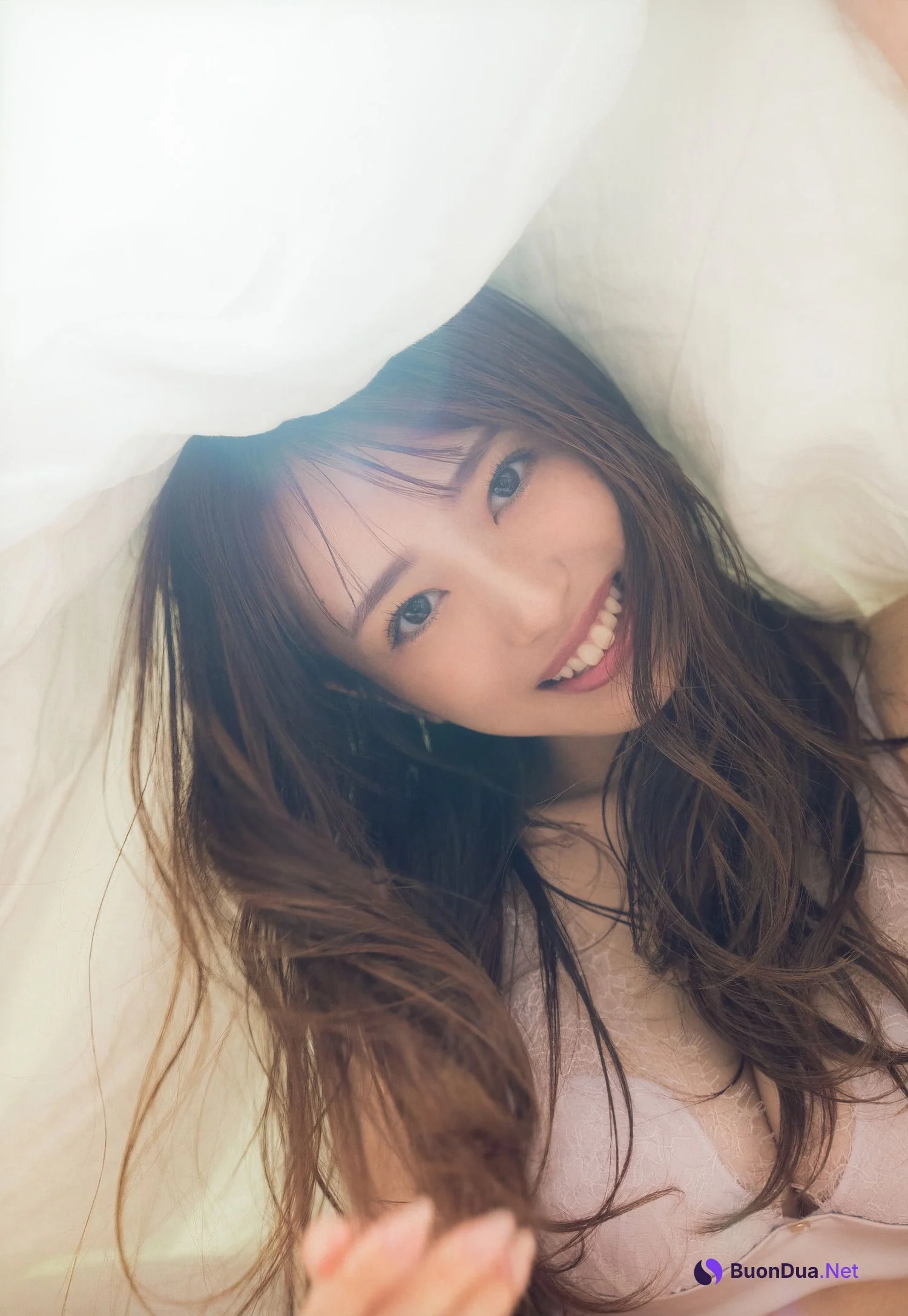 Mion Mukaichi 向井地美音, ファースト写真集 『 胸騒ぎの正体 』 Set.03 - Photo 6