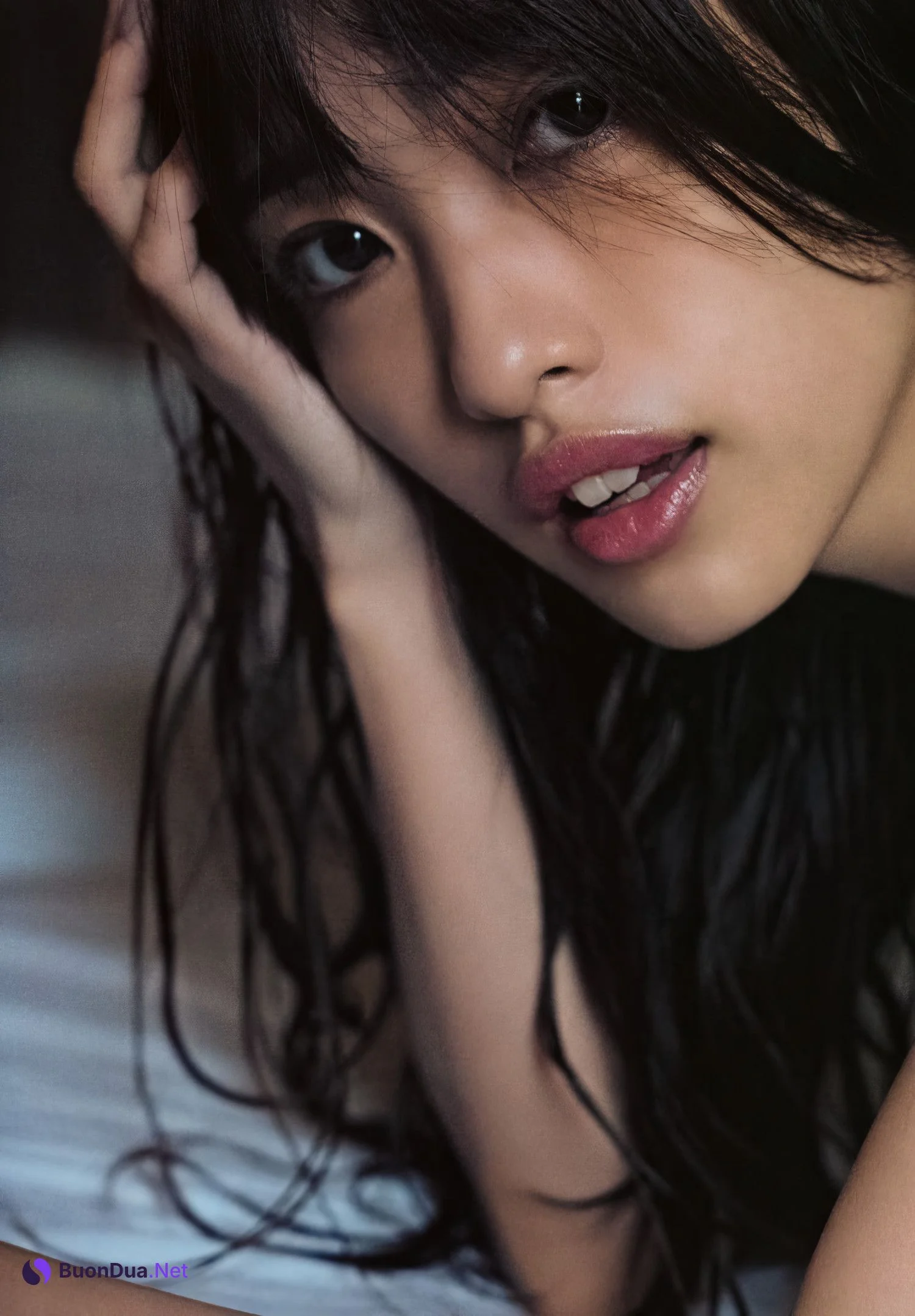 Mion Mukaichi 向井地美音, ファースト写真集 『 胸騒ぎの正体 』 Set.04 - Photo 17