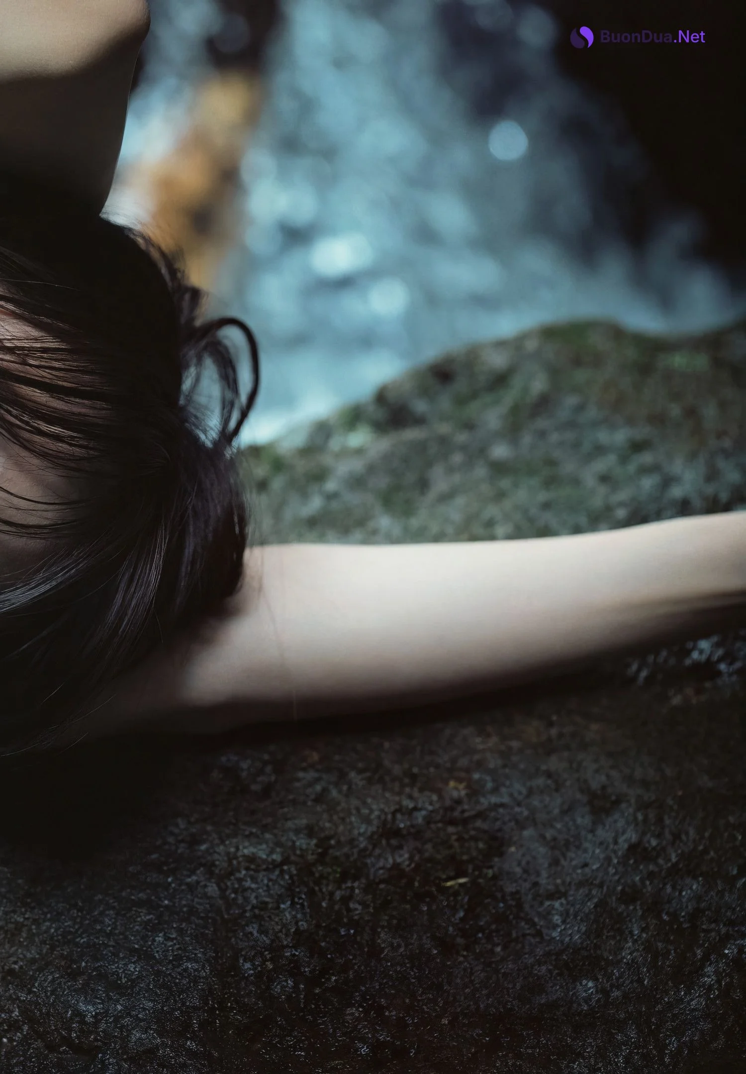 Mion Mukaichi 向井地美音, ファースト写真集 『 胸騒ぎの正体 』 Set.04 - Photo 2