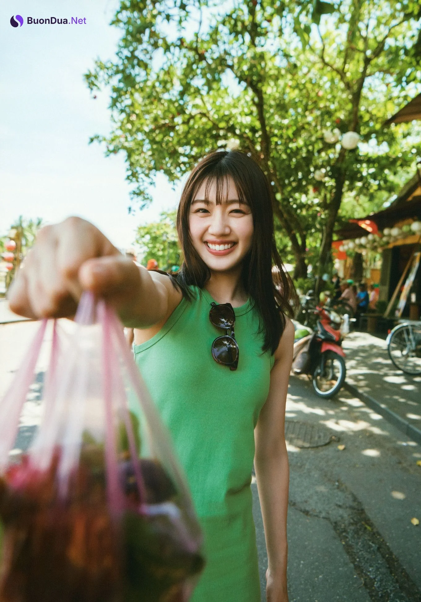 Mirei Sasaki 佐々木美玲, 1st写真集 「陽射しのパレード」 Set.01 - Photo 15