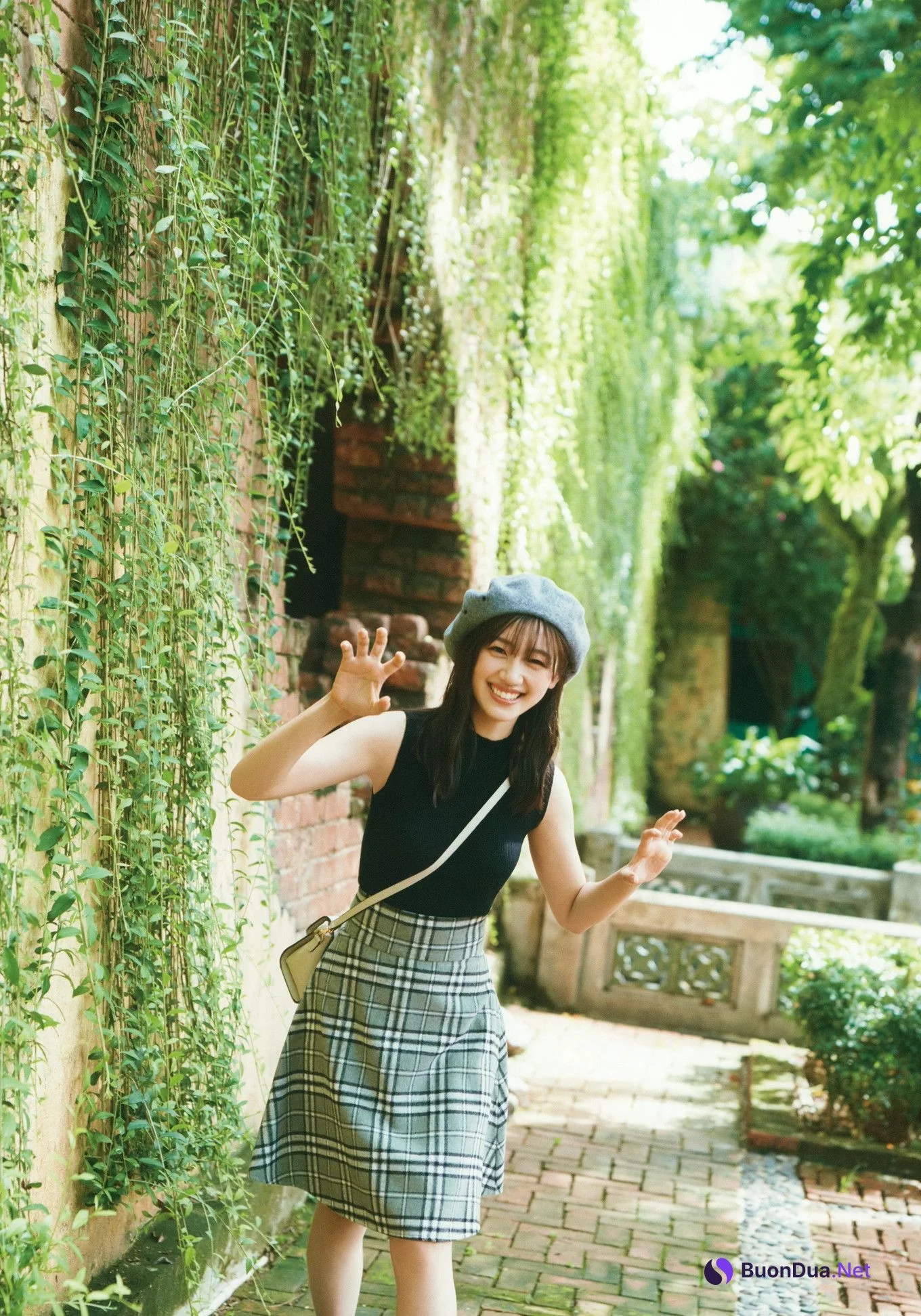 Mirei Sasaki 佐々木美玲, 1st写真集 「陽射しのパレード」 Set.01 - Photo 4