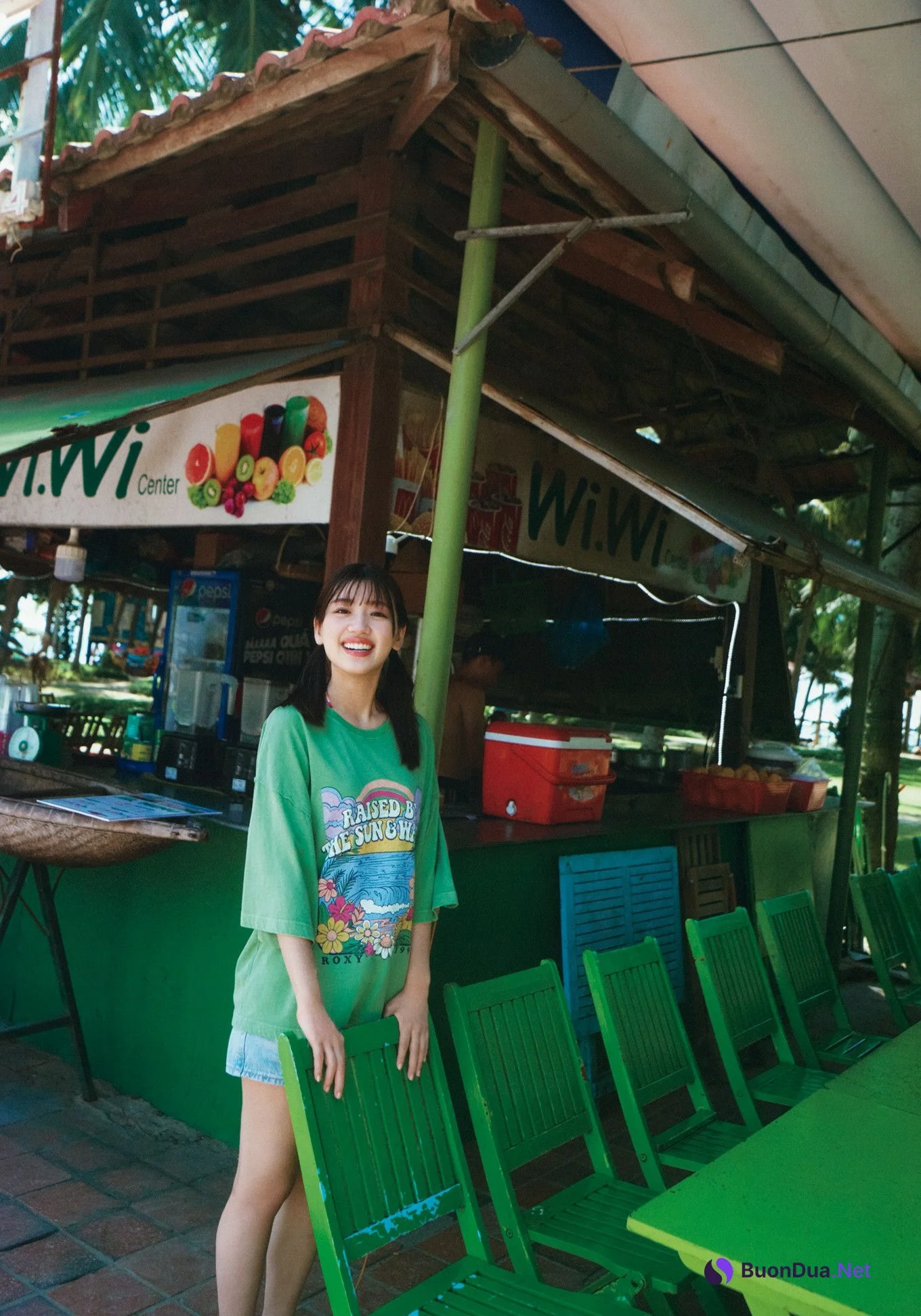 Mirei Sasaki 佐々木美玲, 1st写真集 「陽射しのパレード」 Set.02 - Photo 4