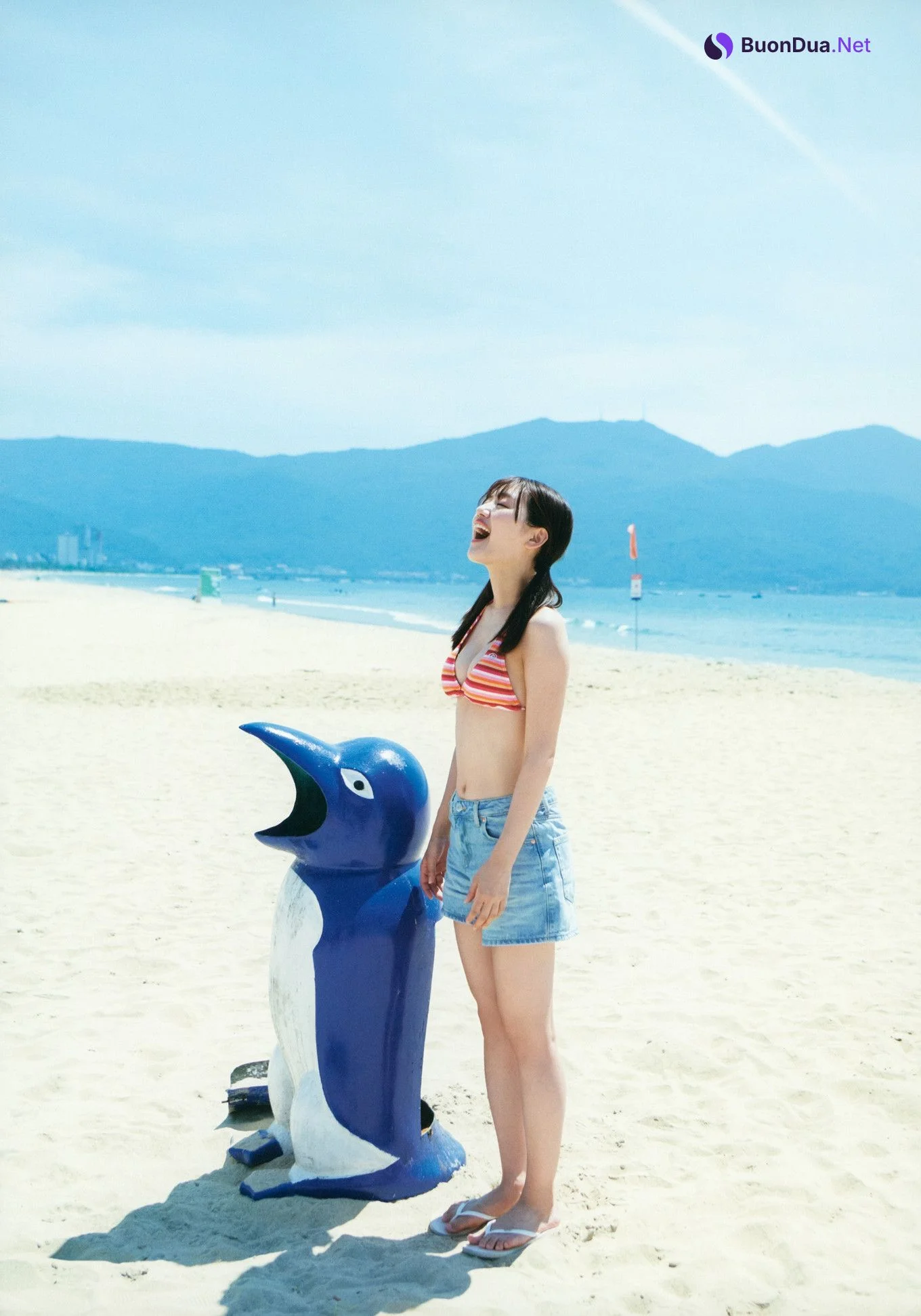 Mirei Sasaki 佐々木美玲, 1st写真集 「陽射しのパレード」 Set.02 - Photo 9
