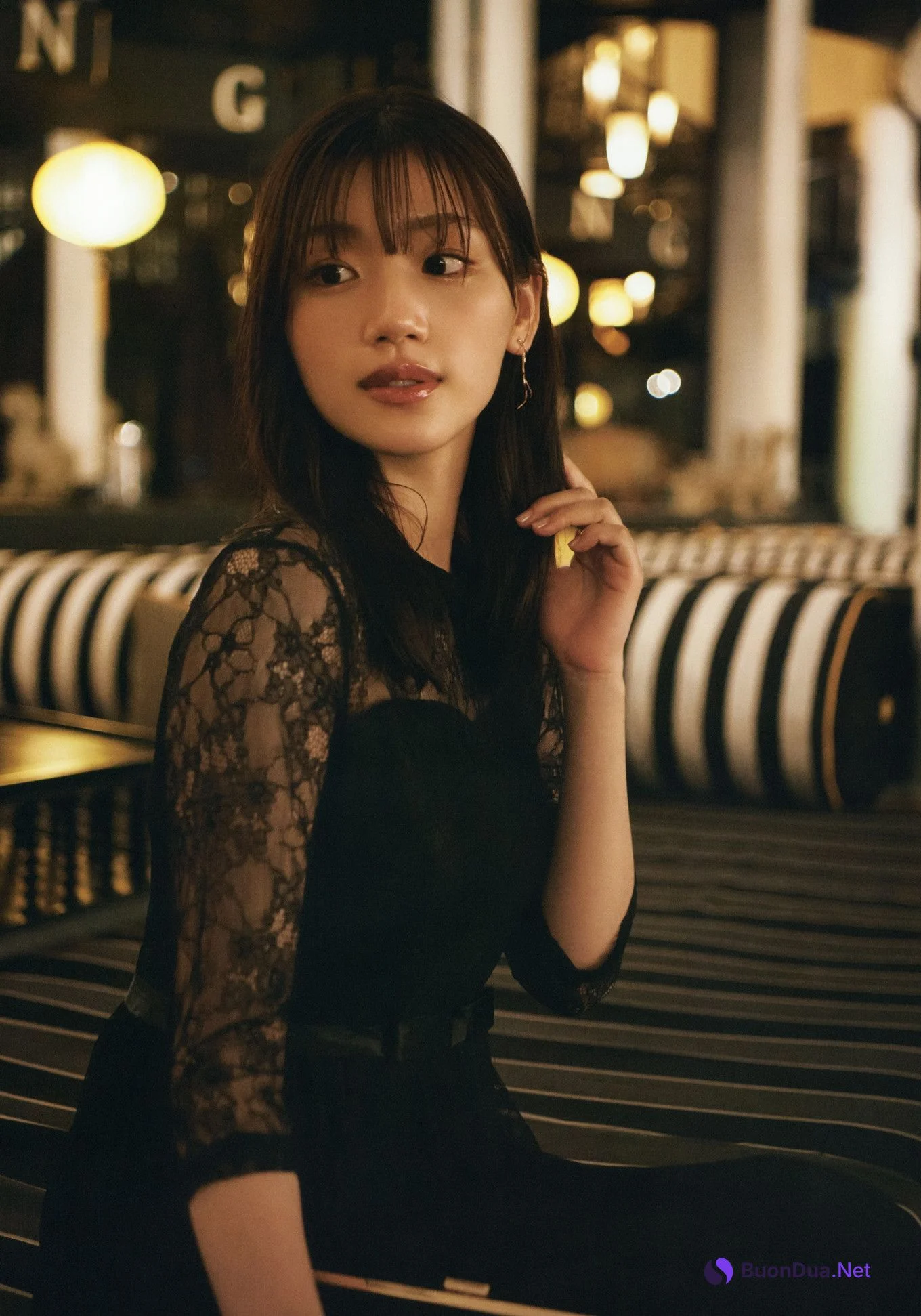 Mirei Sasaki 佐々木美玲, 1st写真集 「陽射しのパレード」 Set.03 - Photo 7