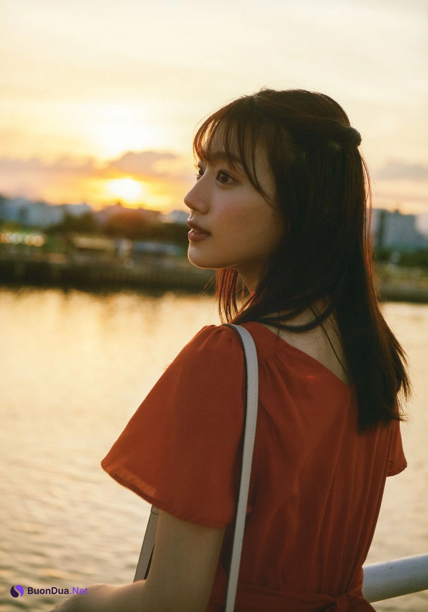 Mirei Sasaki 佐々木美玲, 1st写真集 「陽射しのパレード」 Set.04 - Photo 18