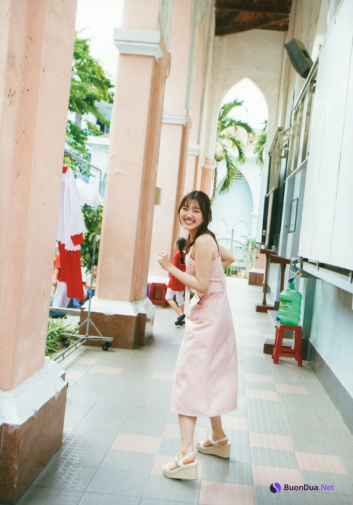 Mirei Sasaki 佐々木美玲, 1st写真集 「陽射しのパレード」 Set.04 - Photo 3