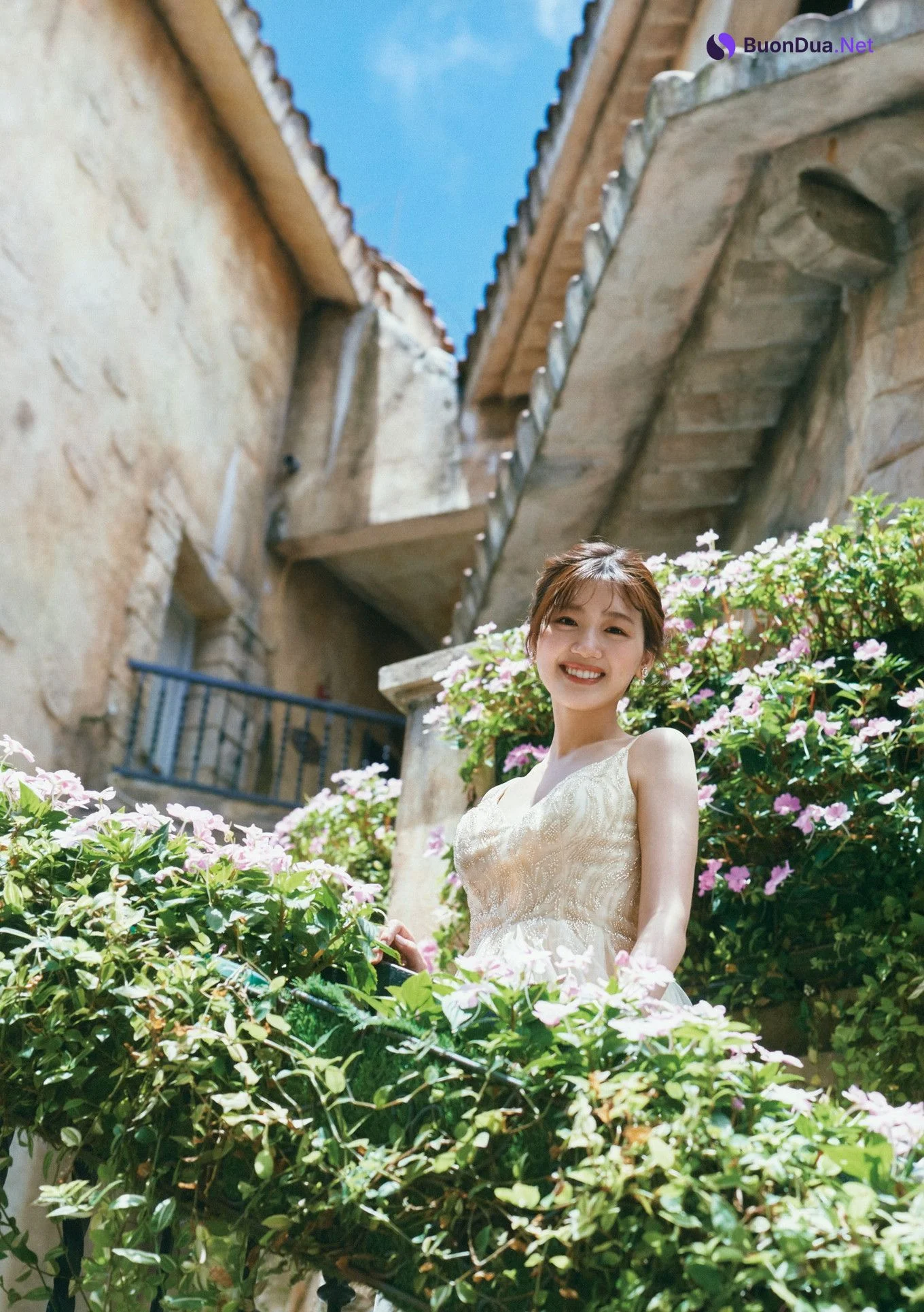 Mirei Sasaki 佐々木美玲, 1st写真集 「陽射しのパレード」 Set.04 - Photo 7