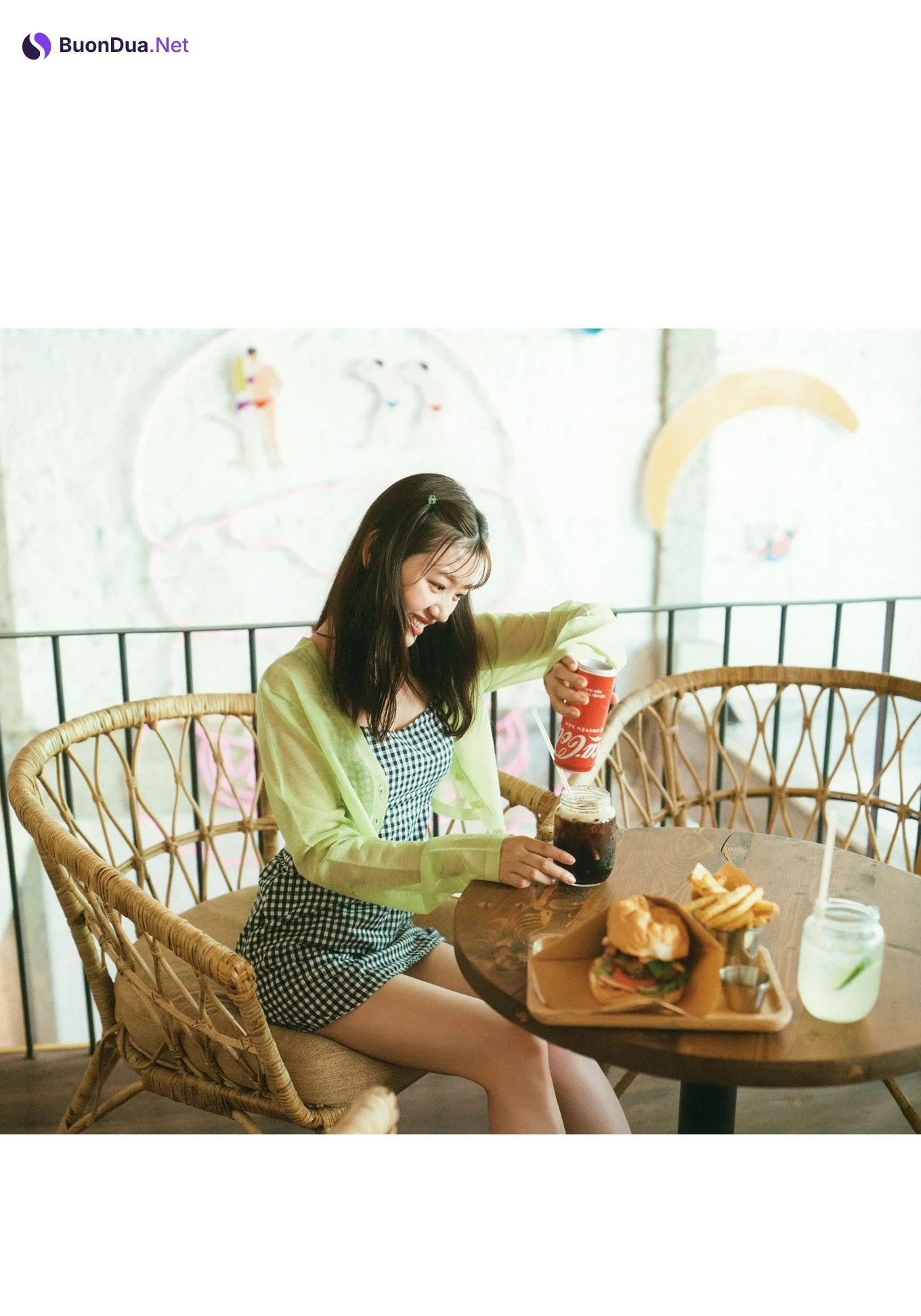 Mirei Sasaki 佐々木美玲, 1st写真集 「陽射しのパレード」 Set.05 - Photo 3