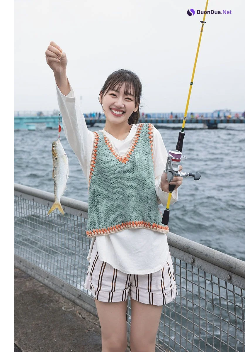 Mirei Sasaki 佐々木美玲, Shonen Sunday 2022 No.49 (週刊少年サンデー 2022年49号) - Photo 12