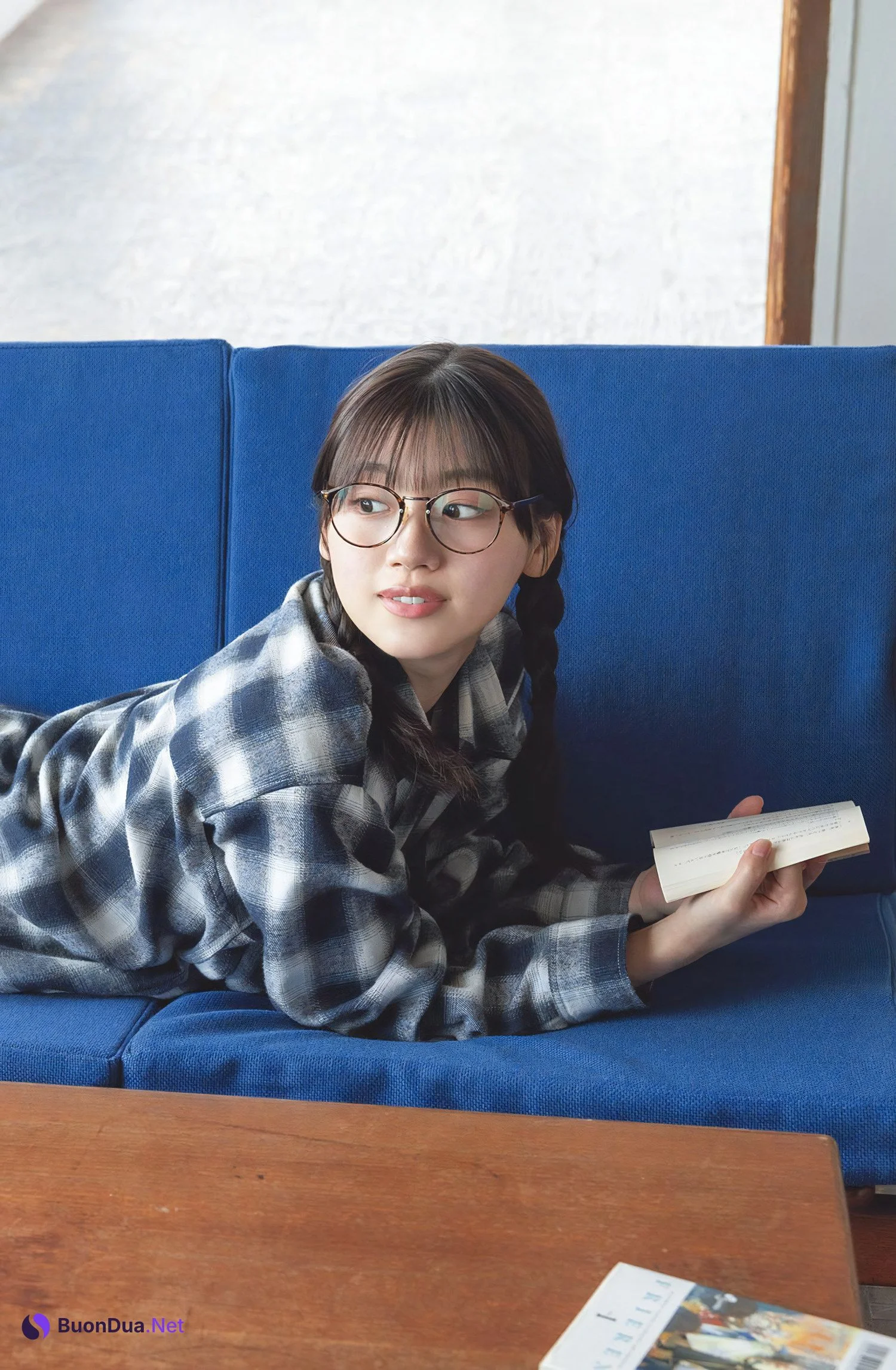 Mirei Sasaki 佐々木美玲, Shonen Sunday 2023 No.49 (週刊少年サンデー 2023年49号) - Photo 12