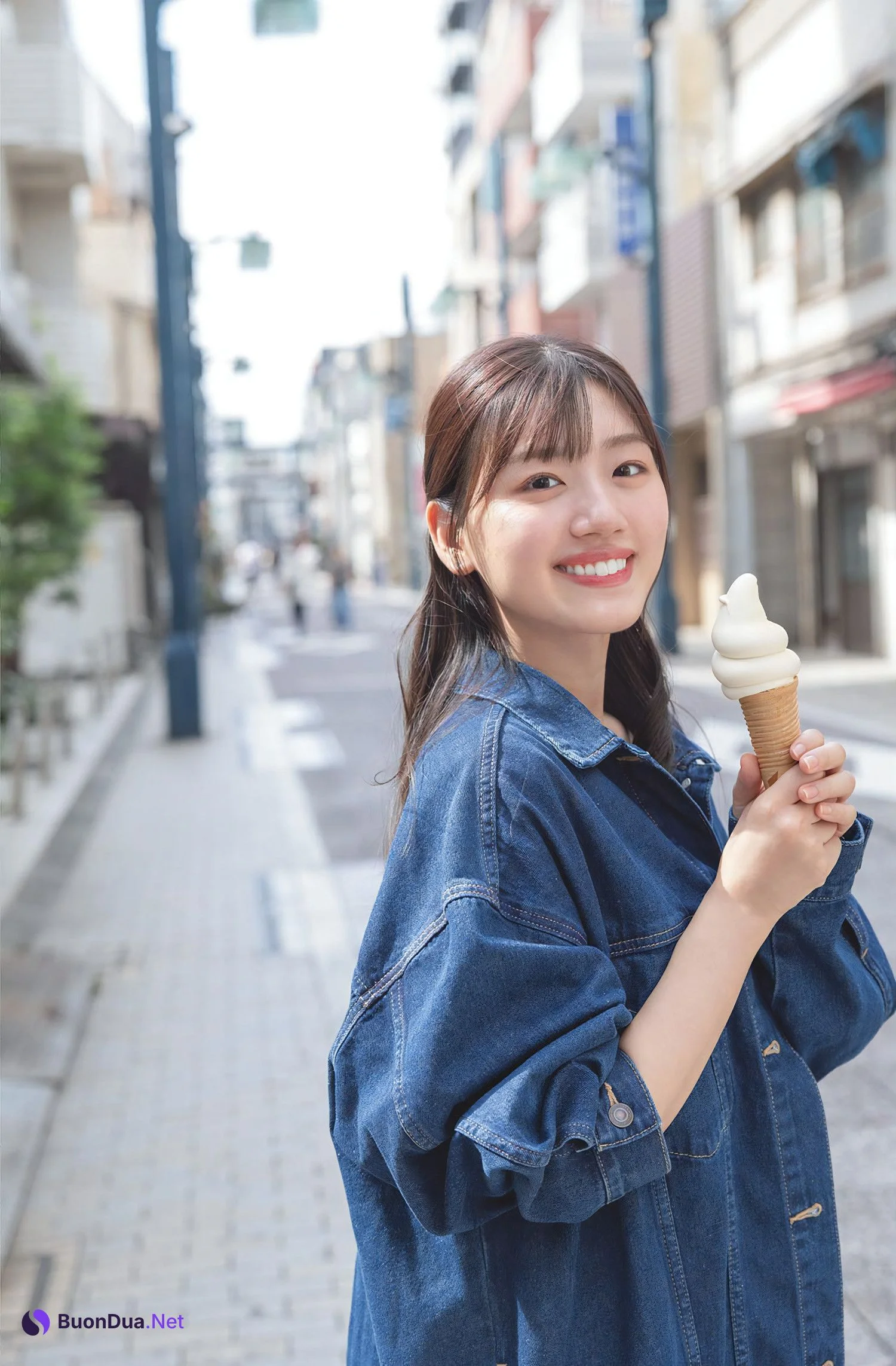Mirei Sasaki 佐々木美玲, Shonen Sunday 2023 No.49 (週刊少年サンデー 2023年49号) - Photo 5