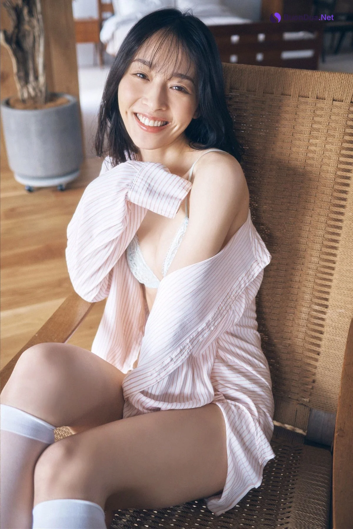 Misaki Jimbu 神部美咲, FLASHデジタル写真集 『ここだけの話 vol.1』 Set.01 - Photo 3