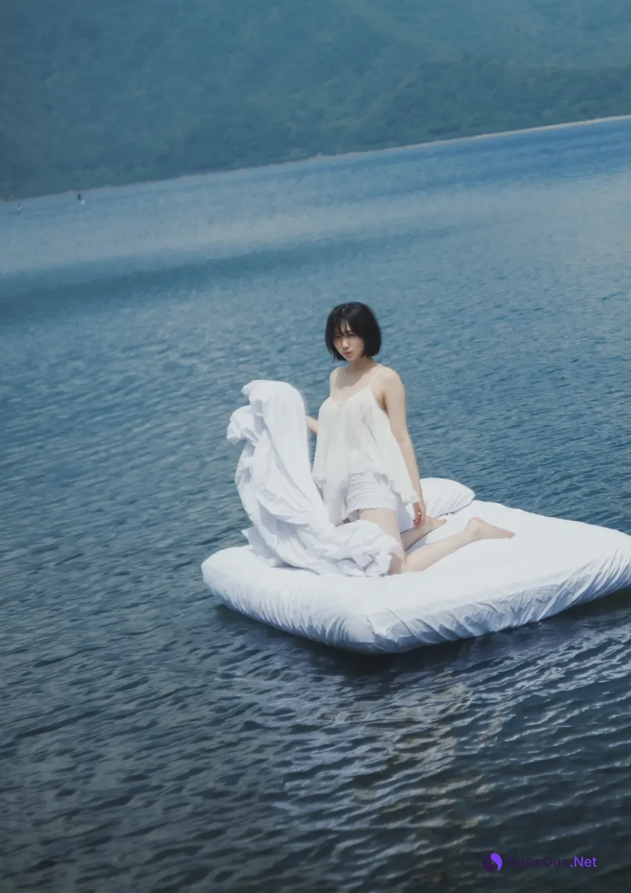 Misaki Sawa 沢美沙樹, Coco 瑚々, GIRLS Graph.010 - Photo 19