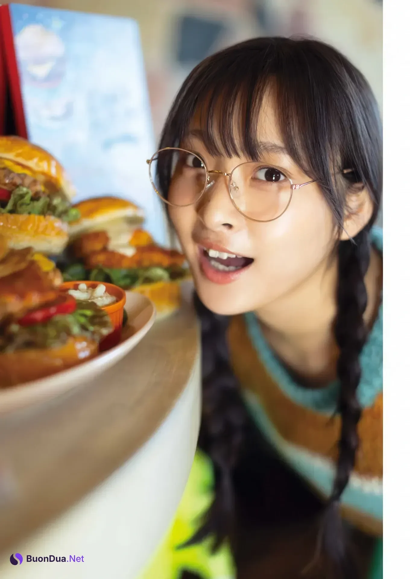 Misaki Sawa 沢美沙樹, Young Gangan 2026 No.06 (ヤングガンガン 2026年6号) - Photo 2