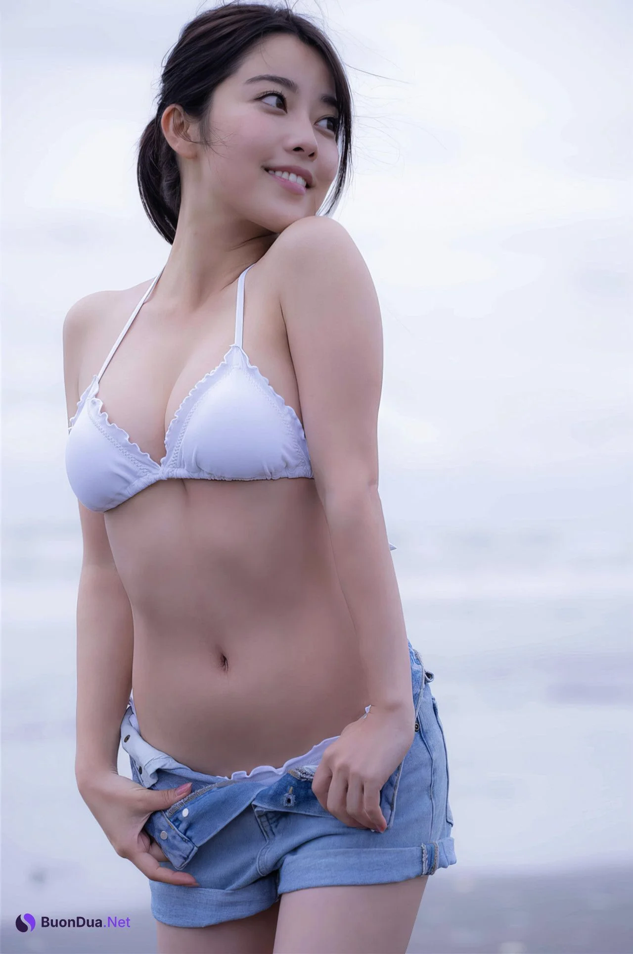Misaki Yahata 八幡美咲, FRIDAYデジタル写真集 「地方局No.1アナウンサー 美しく、咲く」 Set.03 - Photo 9