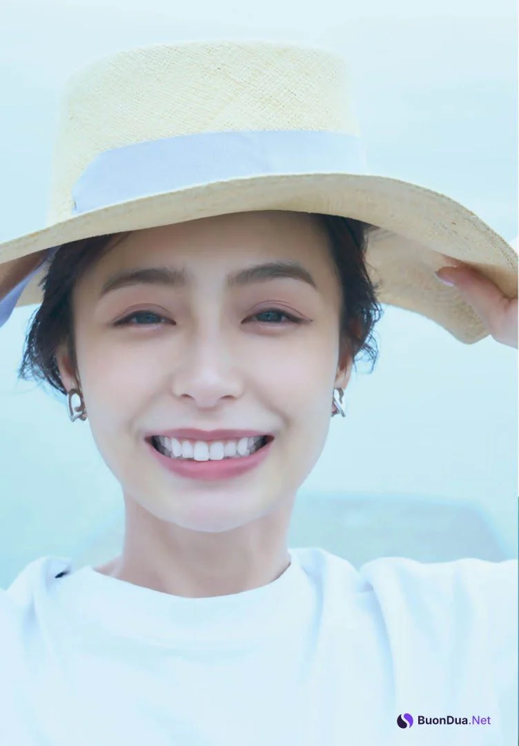 Misato Ugaki 宇垣美里, Shonen Magazine 2021 No.39 (週刊少年マガジン 2021年39号) - Photo 11