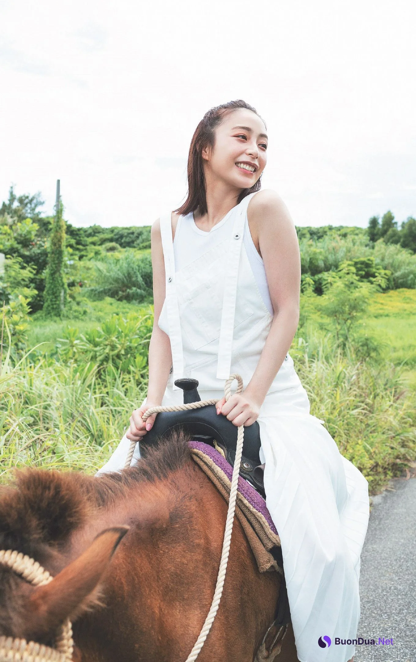 Misato Ugaki 宇垣美里, Weekly Playboy 2022 No.39 (週刊プレイボーイ 2022年39号) - Photo 13