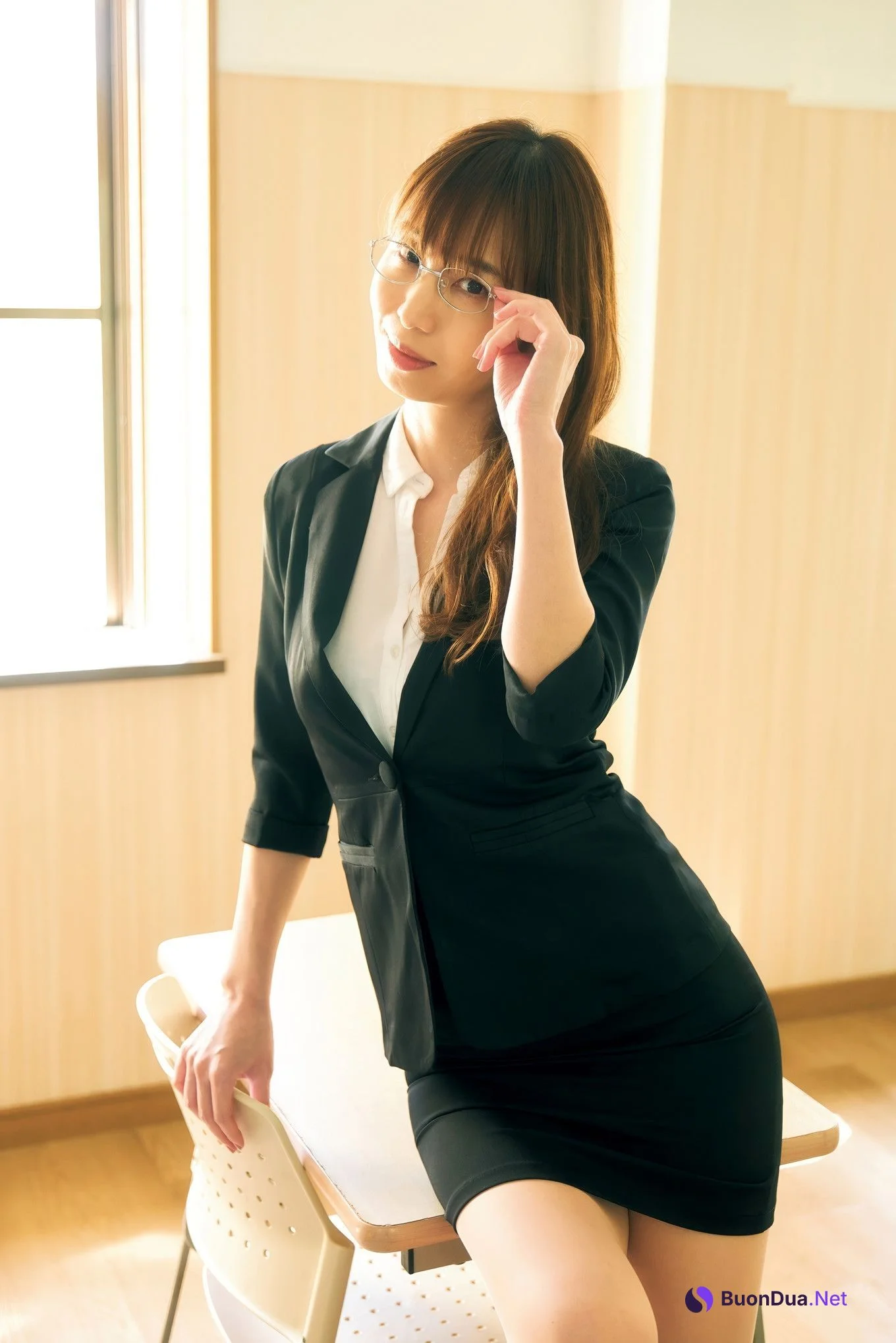 Misumi Shiochi 塩地美澄, アイドルワン I-One サンプル版 美人教師の1日 - Photo 16